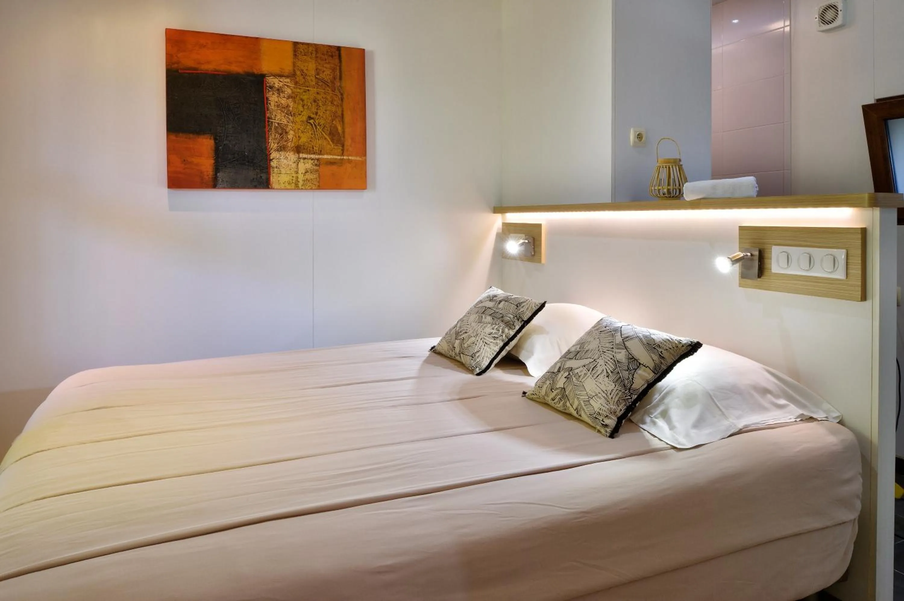 Bed in Résidence & Hotel U Livanti ECOLABEL