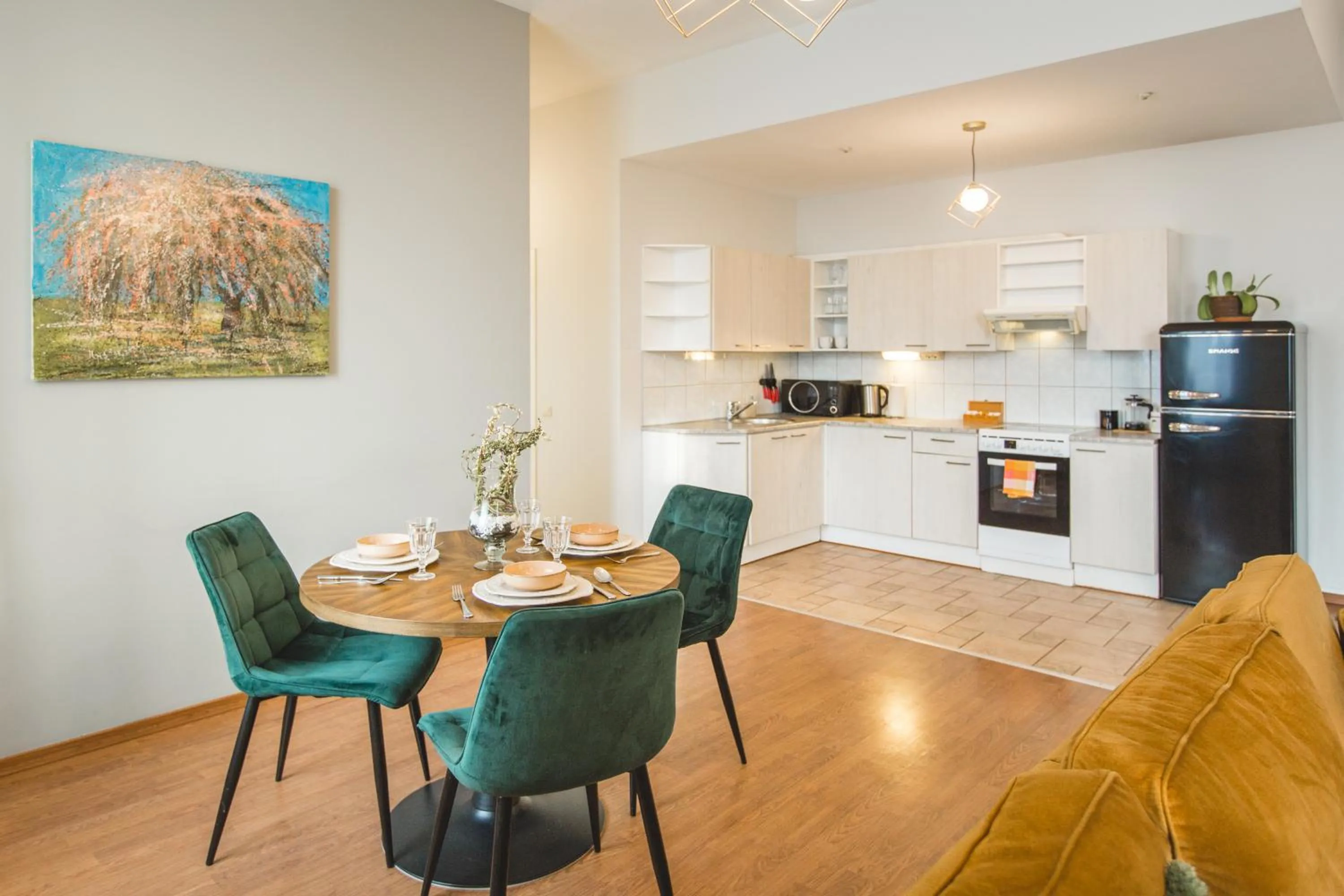 Kitchen or kitchenette in Bearsleys Downtown Apartments