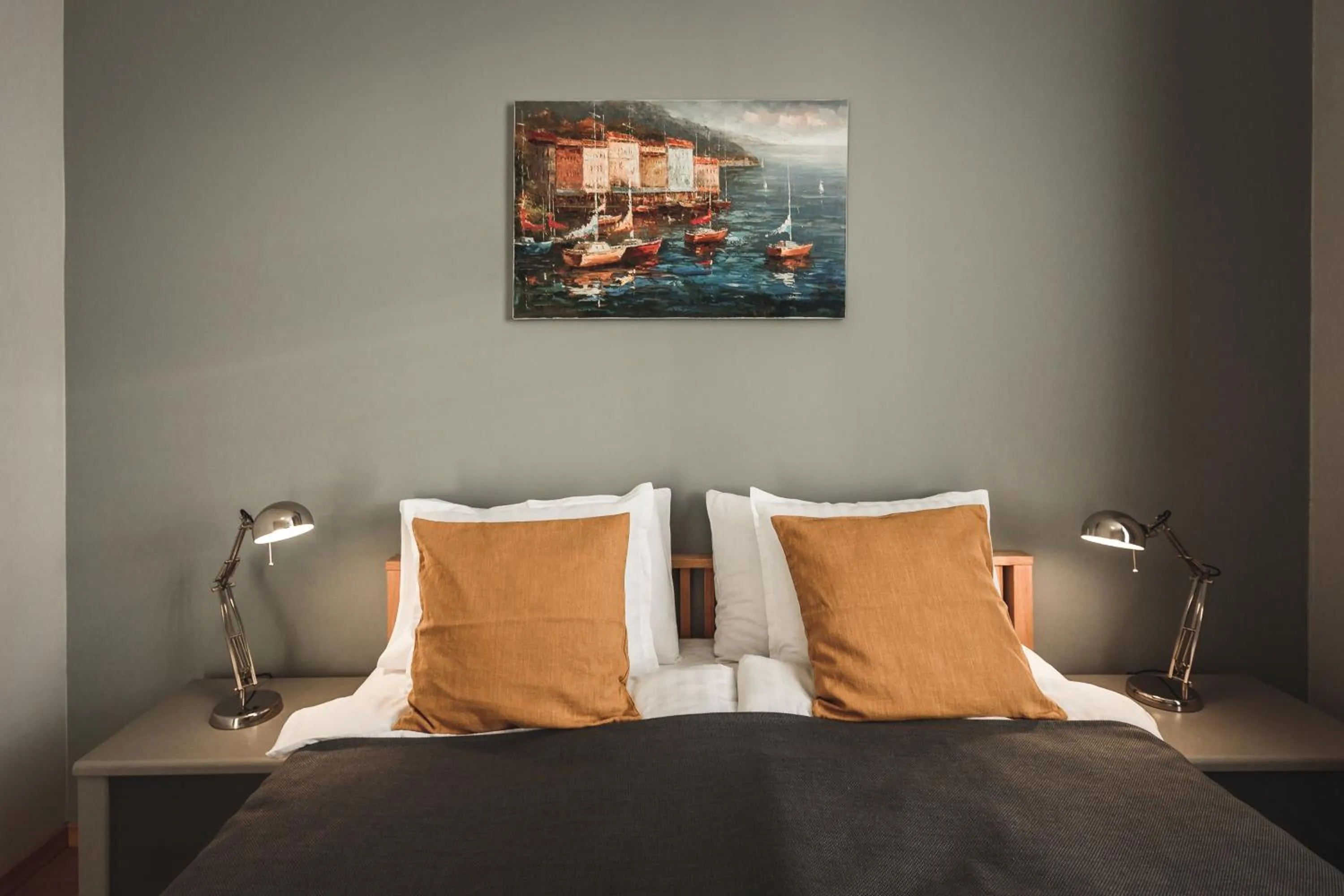 Bed in Bearsleys Downtown Apartments