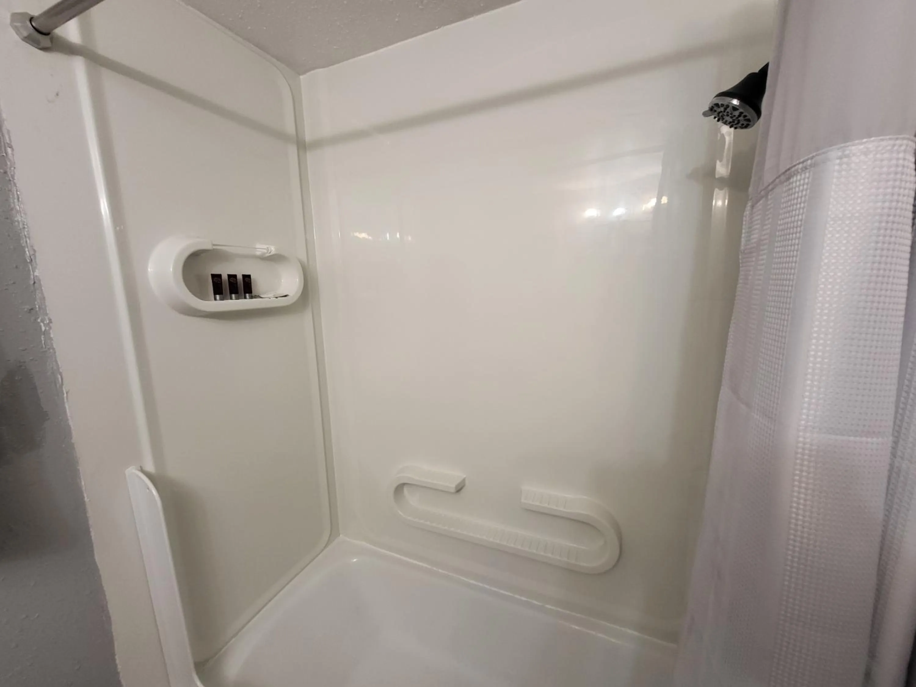 Bathroom in KJ's Inn and Suites By OYO Gettysburg US Hwy 212