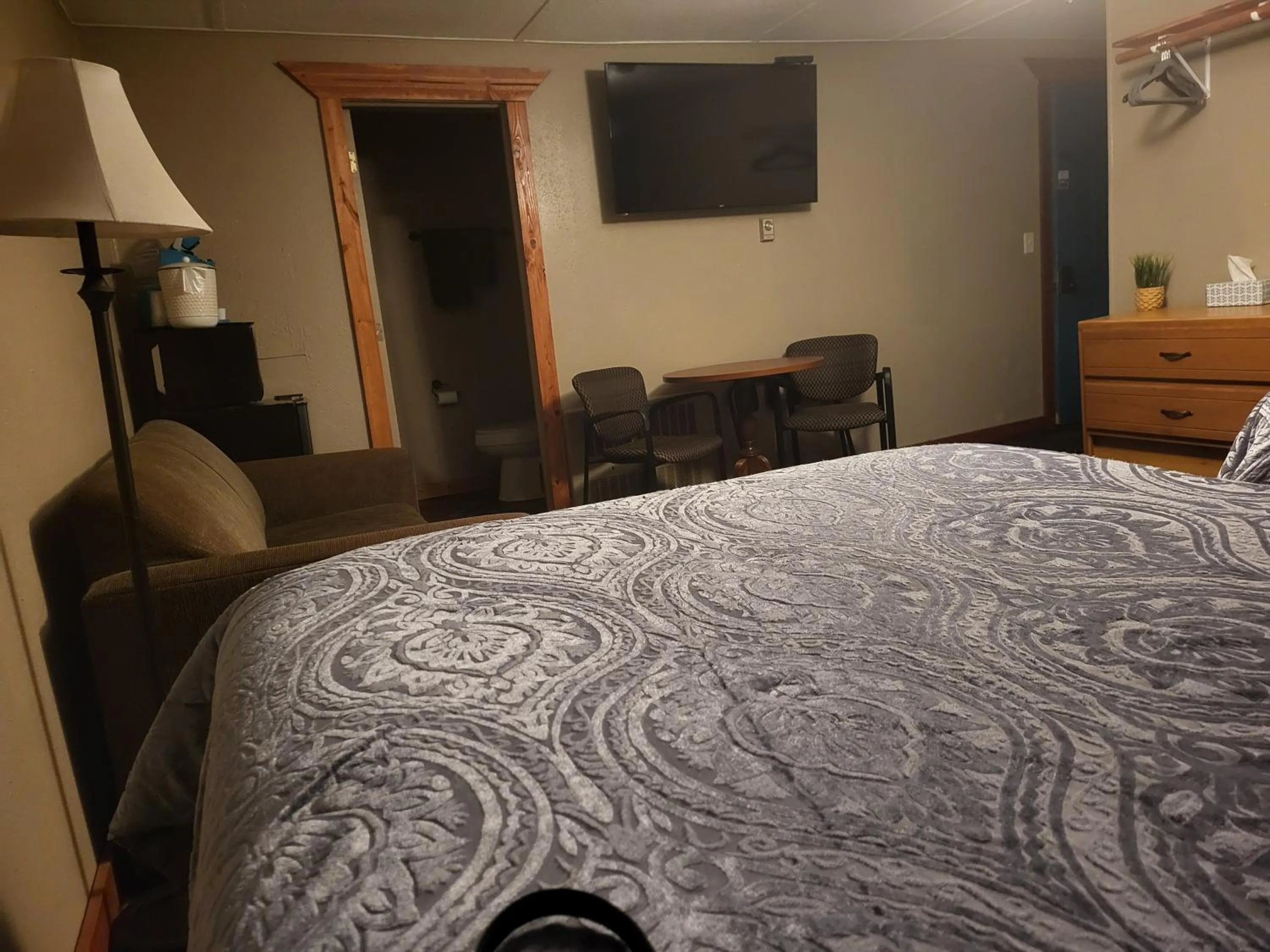 Bedroom, Bed in KJ's Inn and Suites By OYO Gettysburg US Hwy 212