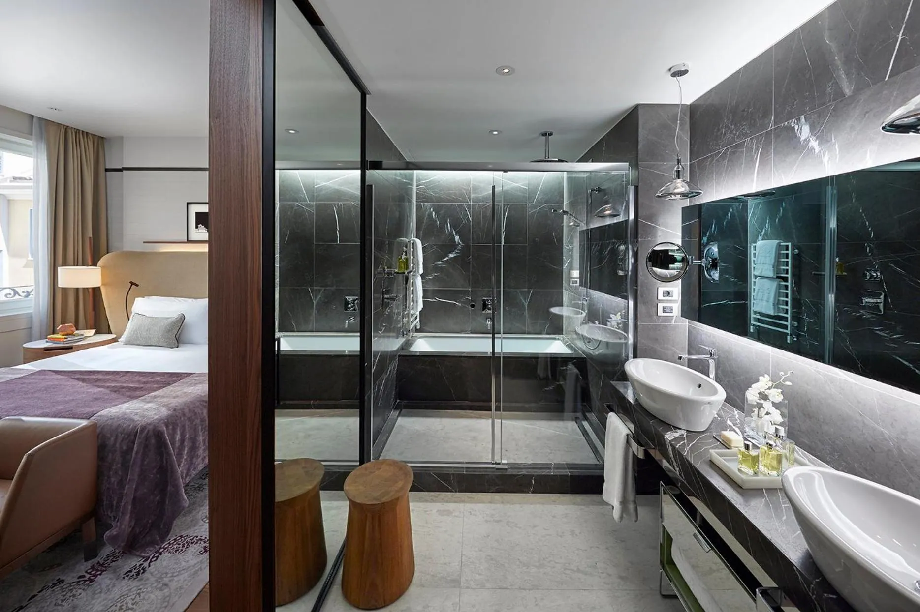 Bathroom, Bed in Mandarin Oriental, Milan