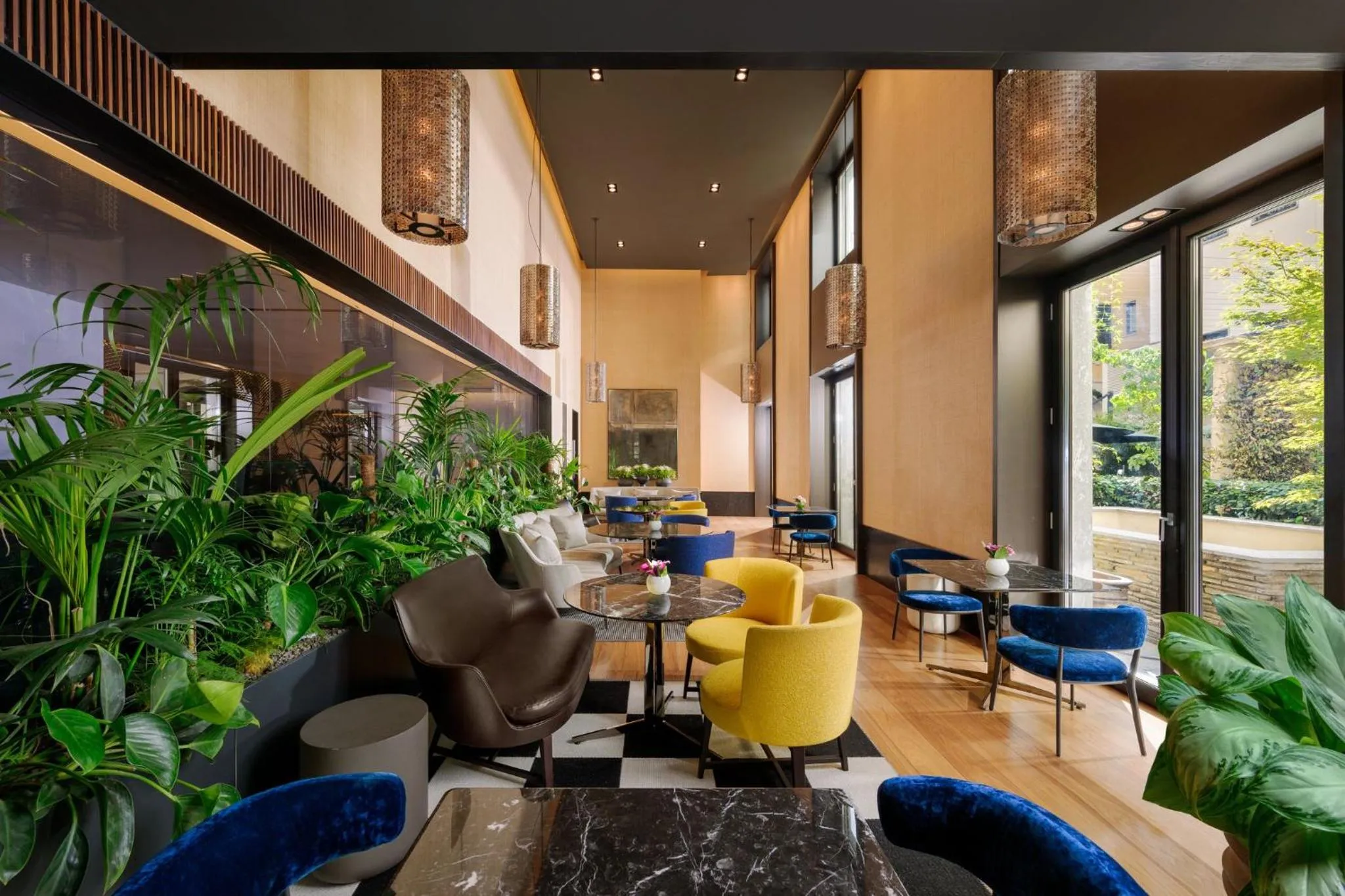 Lounge or bar in Mandarin Oriental, Milan