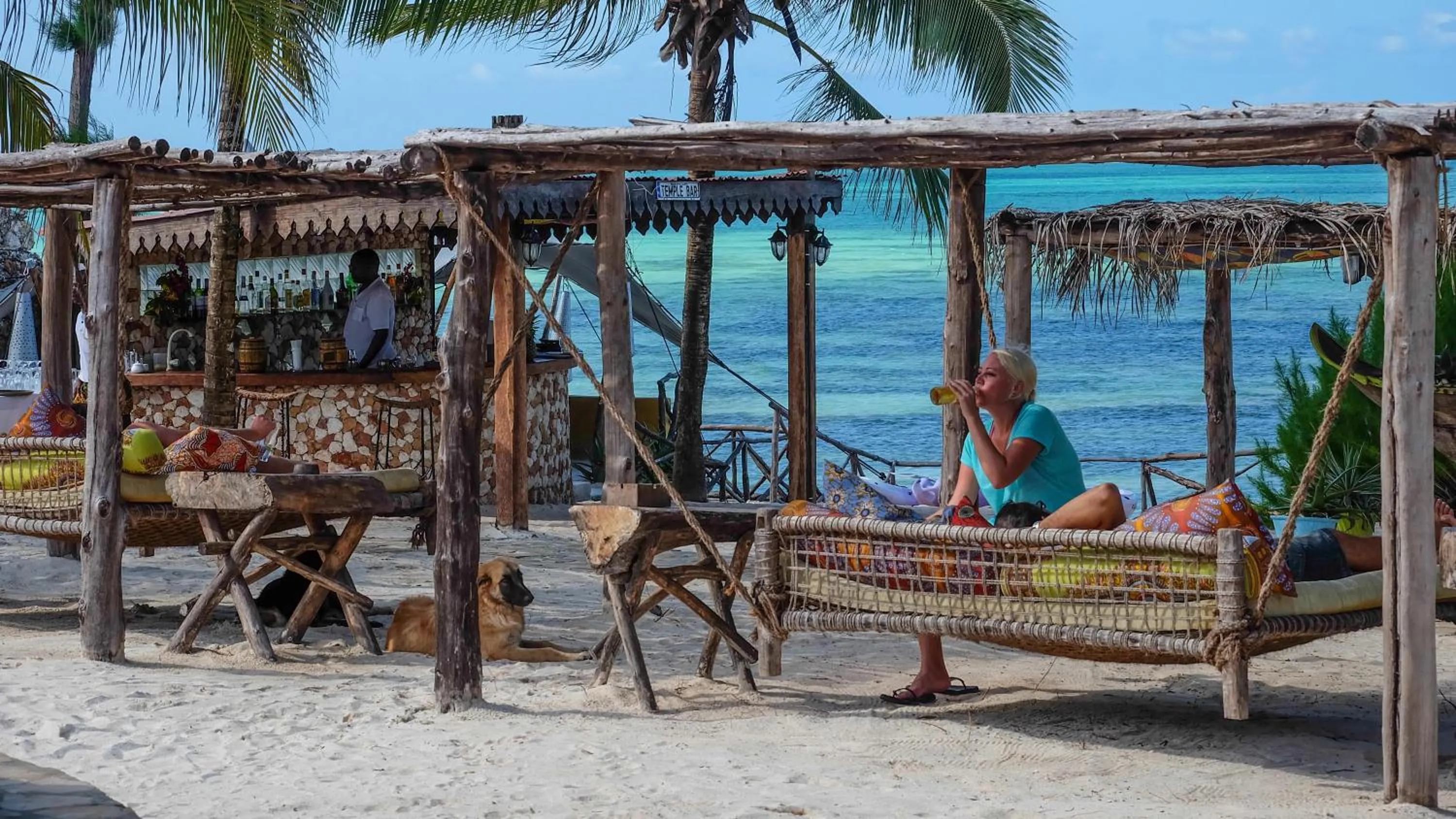 People in Seasons Lodge Zanzibar