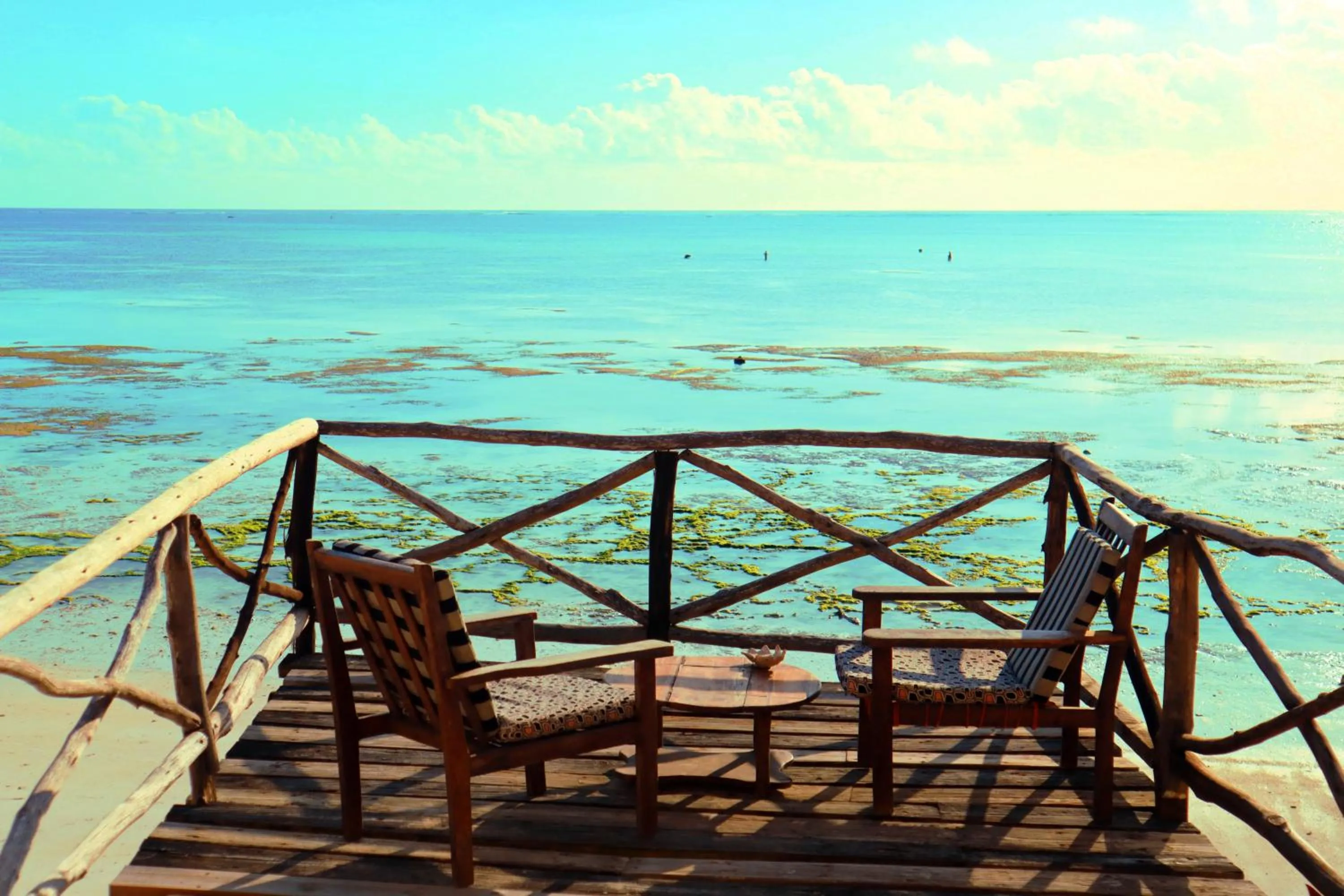 Lounge or bar in Seasons Lodge Zanzibar