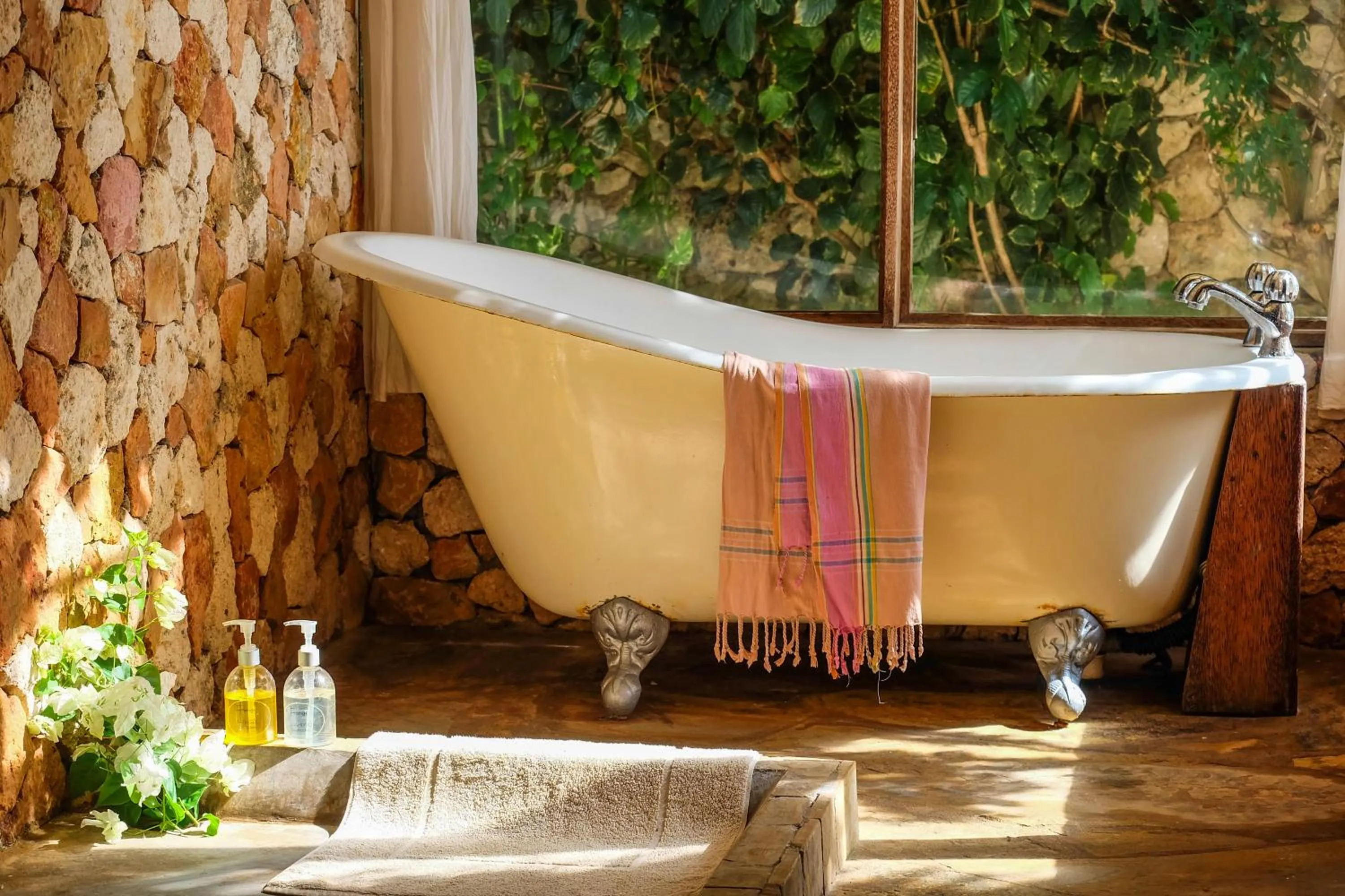 Bathroom in Seasons Lodge Zanzibar