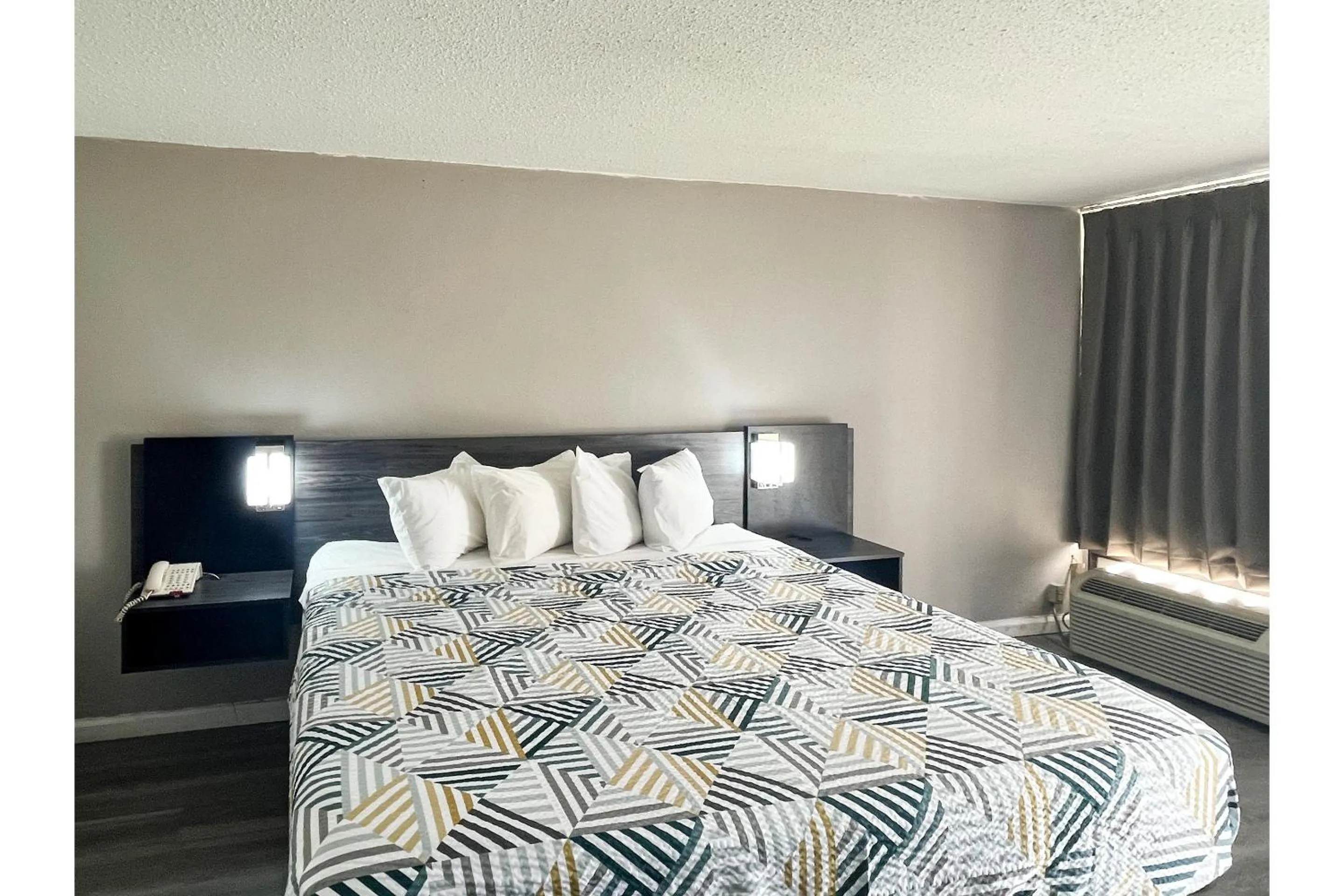 Bedroom, Bed in Motel 6 Lugoff, SC