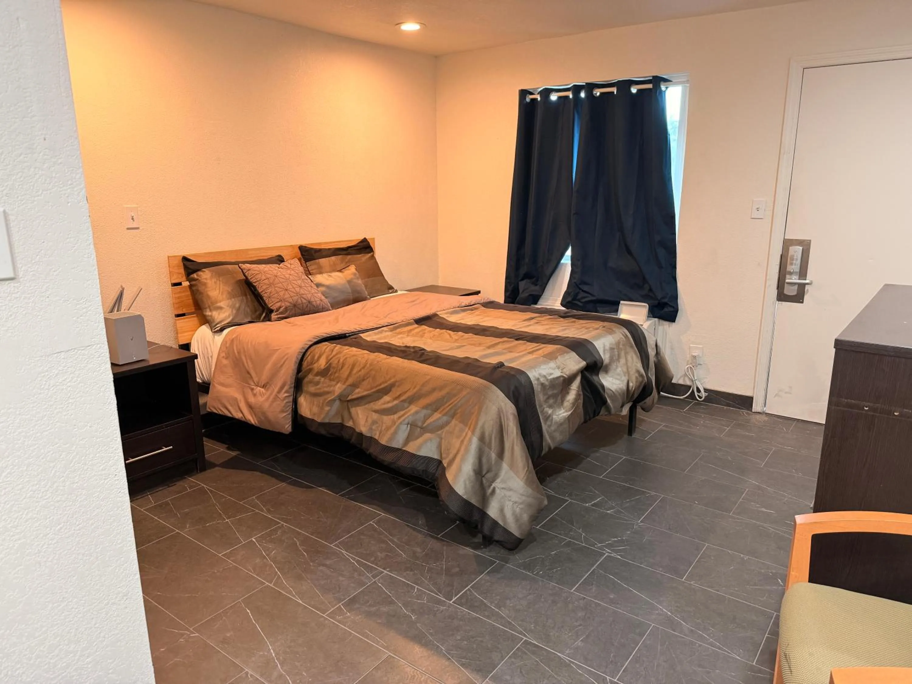 Bedroom, Bed in Del Rio Hotel O near Mesa Downtown