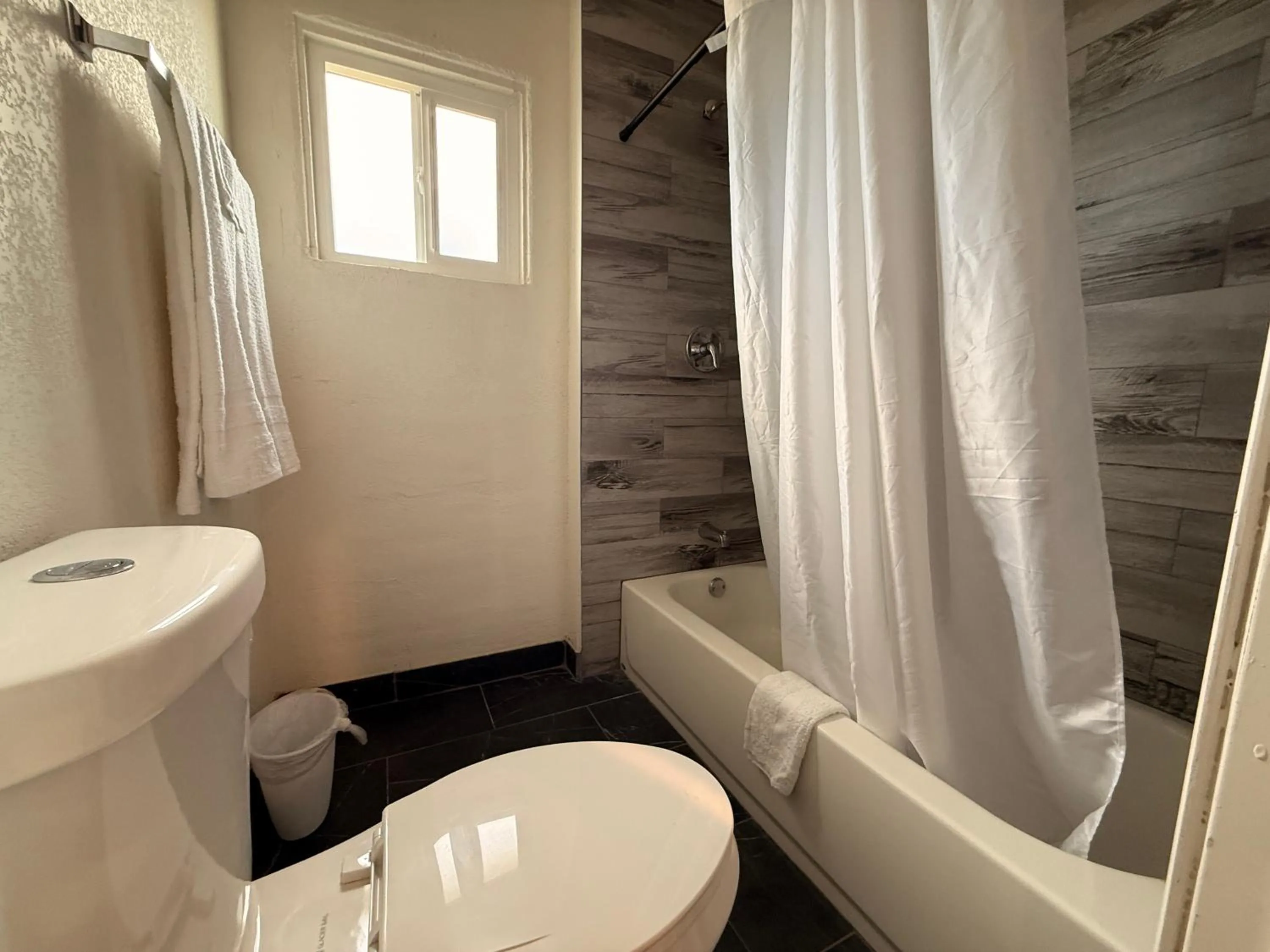 Bathroom in Del Rio Hotel O near Mesa Downtown