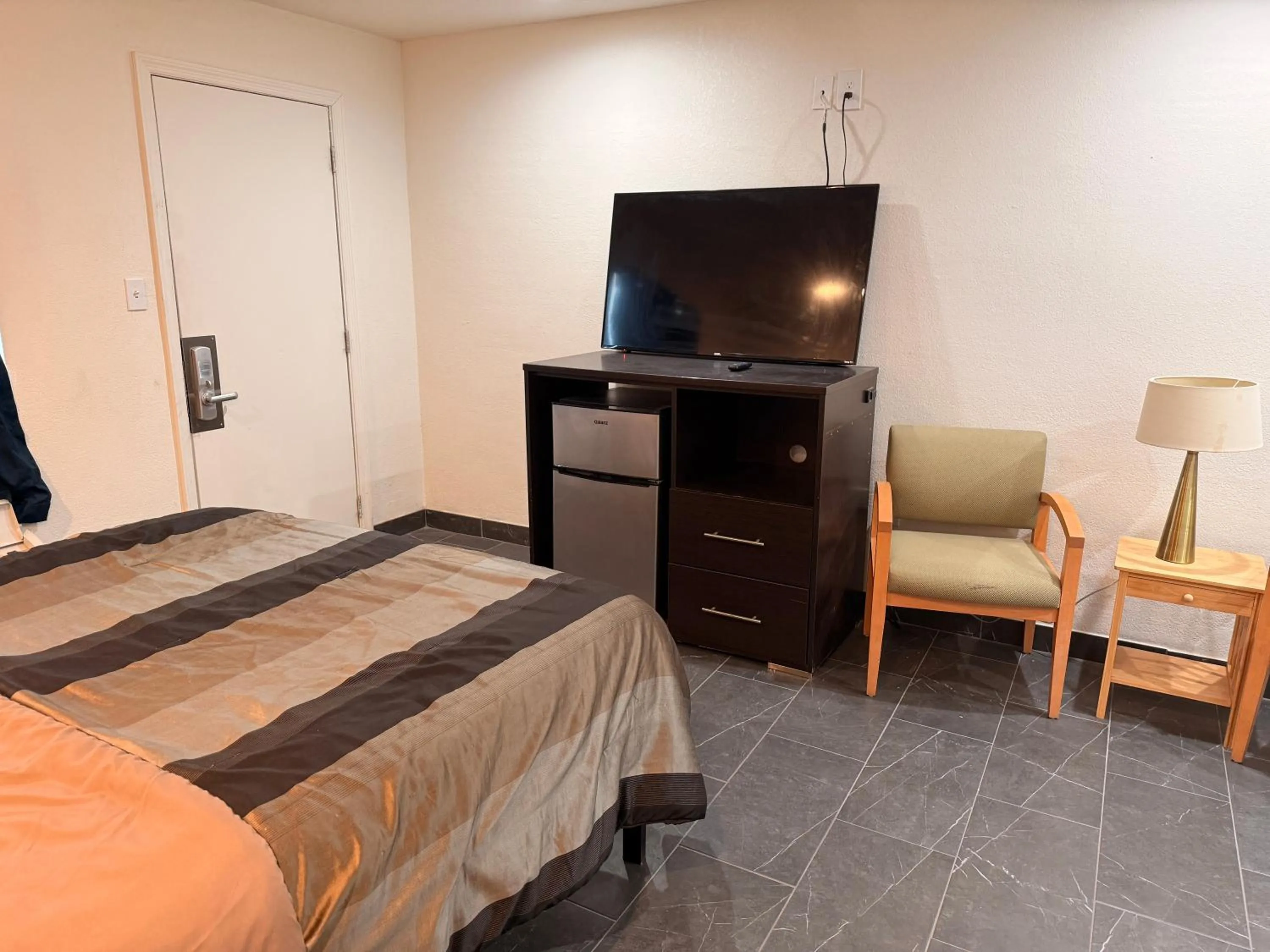 Bedroom, Bed in Del Rio Hotel O near Mesa Downtown