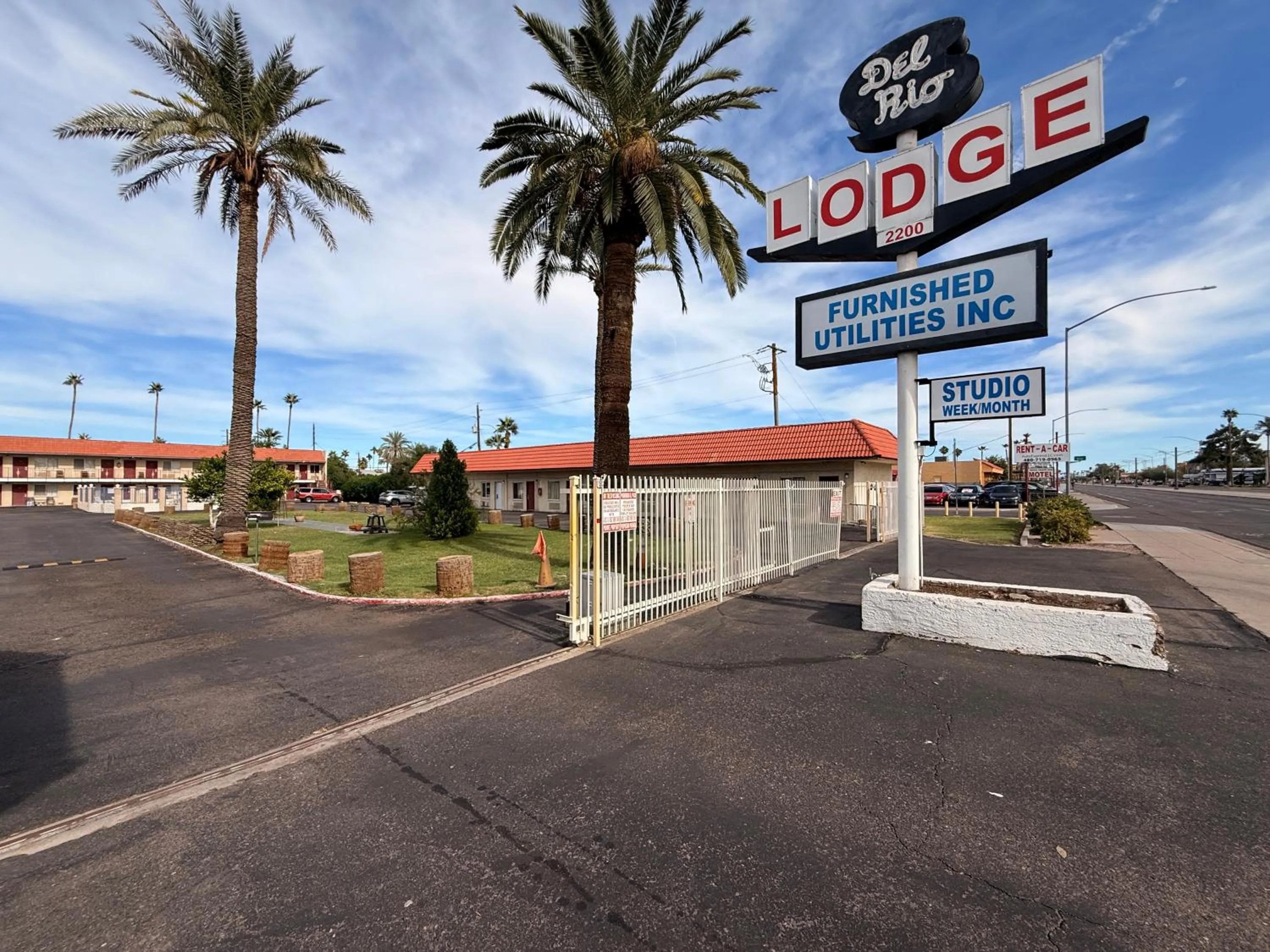 Property building in Del Rio Hotel O near Mesa Downtown