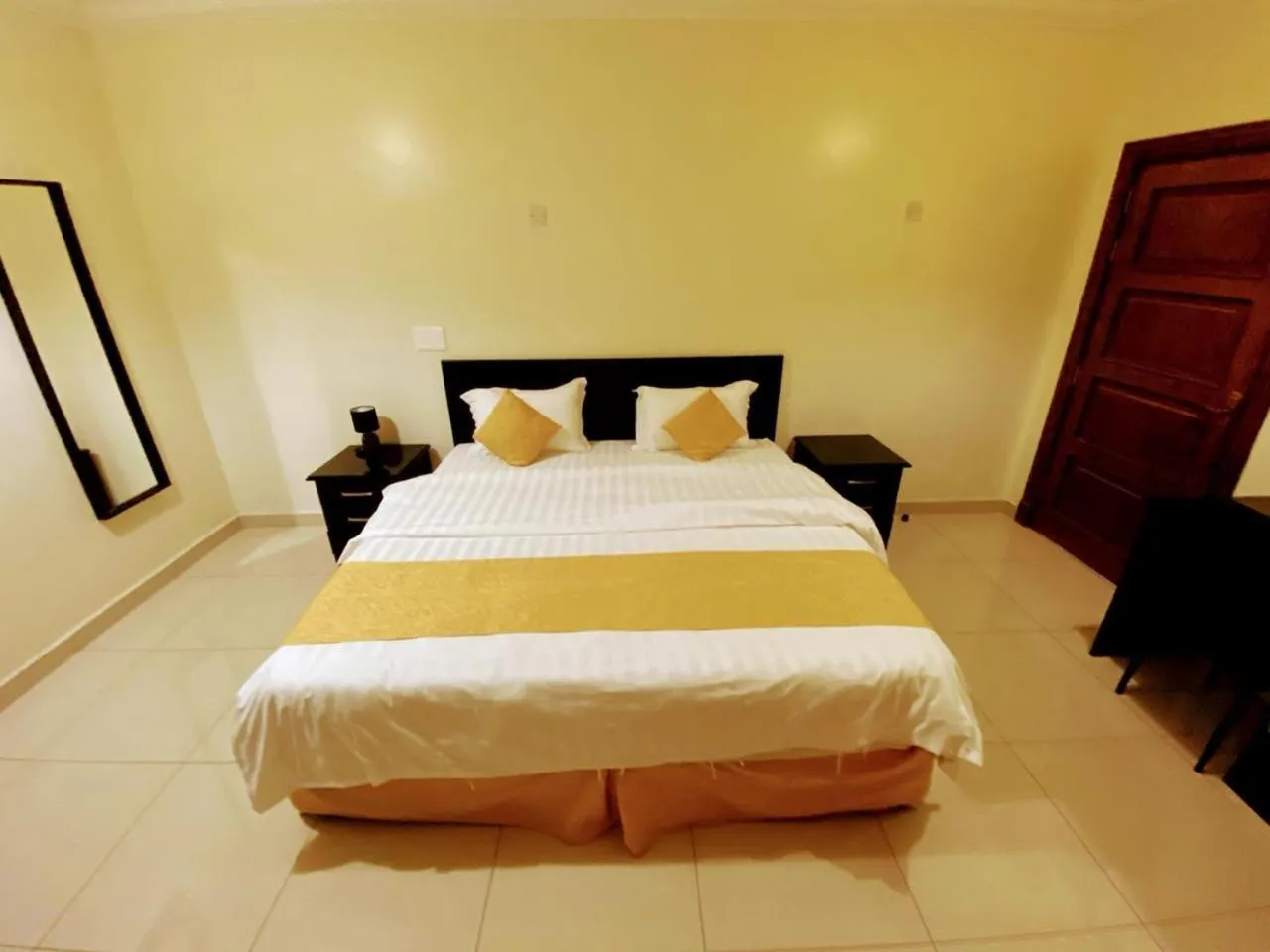 Bed in Hona Al Holm Furnished Units