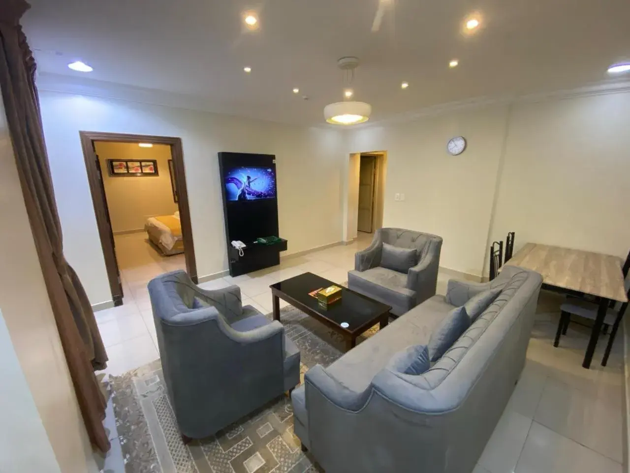 Deluxe King Suite in Hona Al Holm Furnished Units Deluxe King Suite in Hona Al Holm Furnished Units