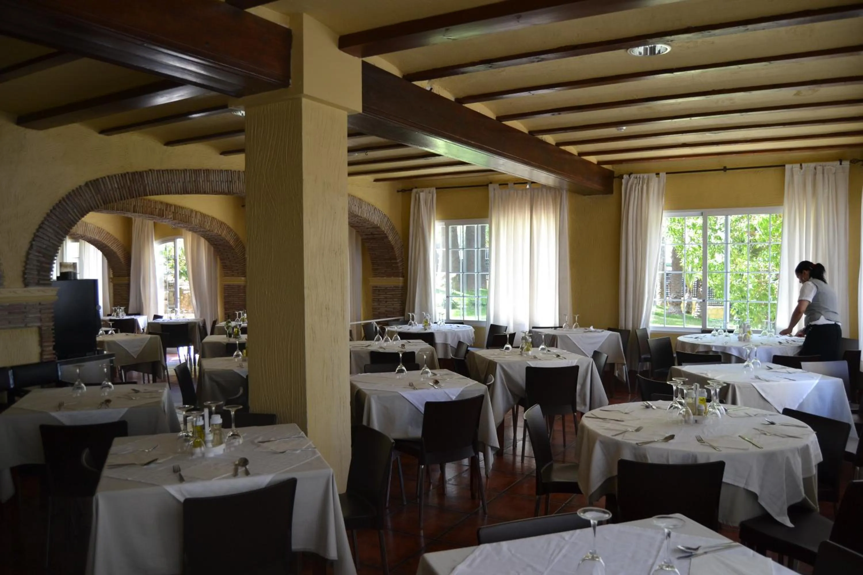 Restaurant/places to eat in Mont-Park