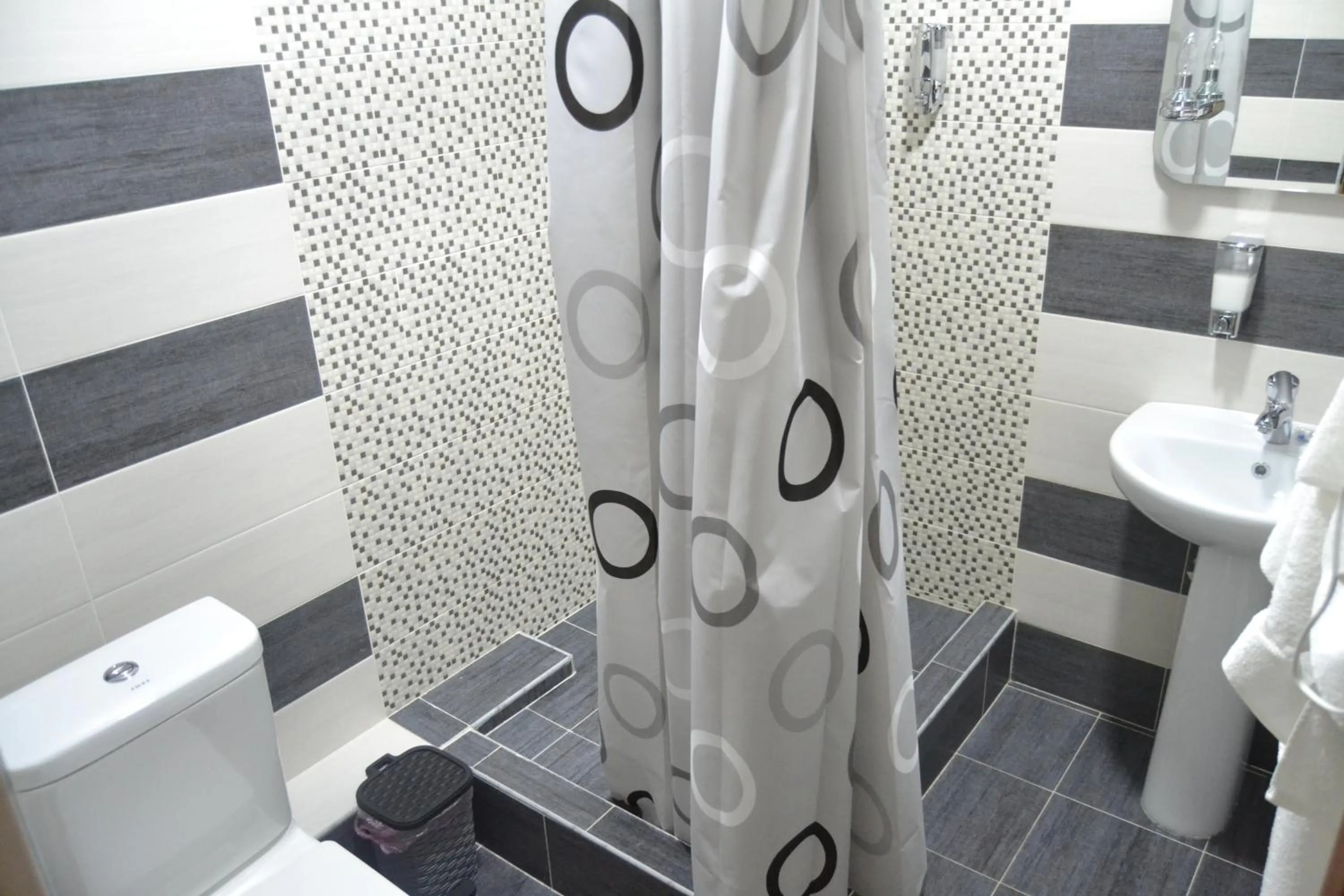 Shower in Art Hotel Yerevan