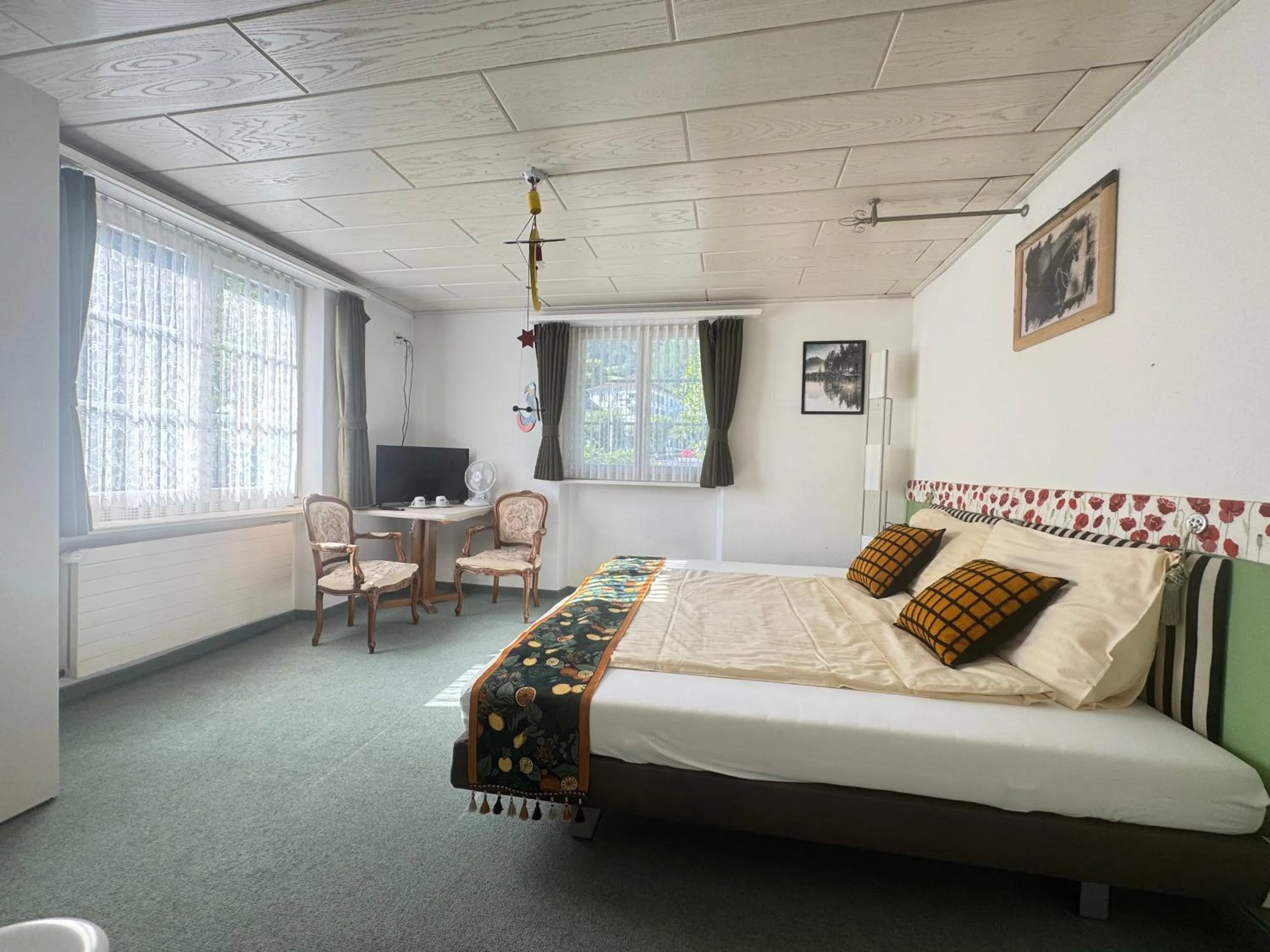 Photo of the whole room, Bed in Seehotel Schwert