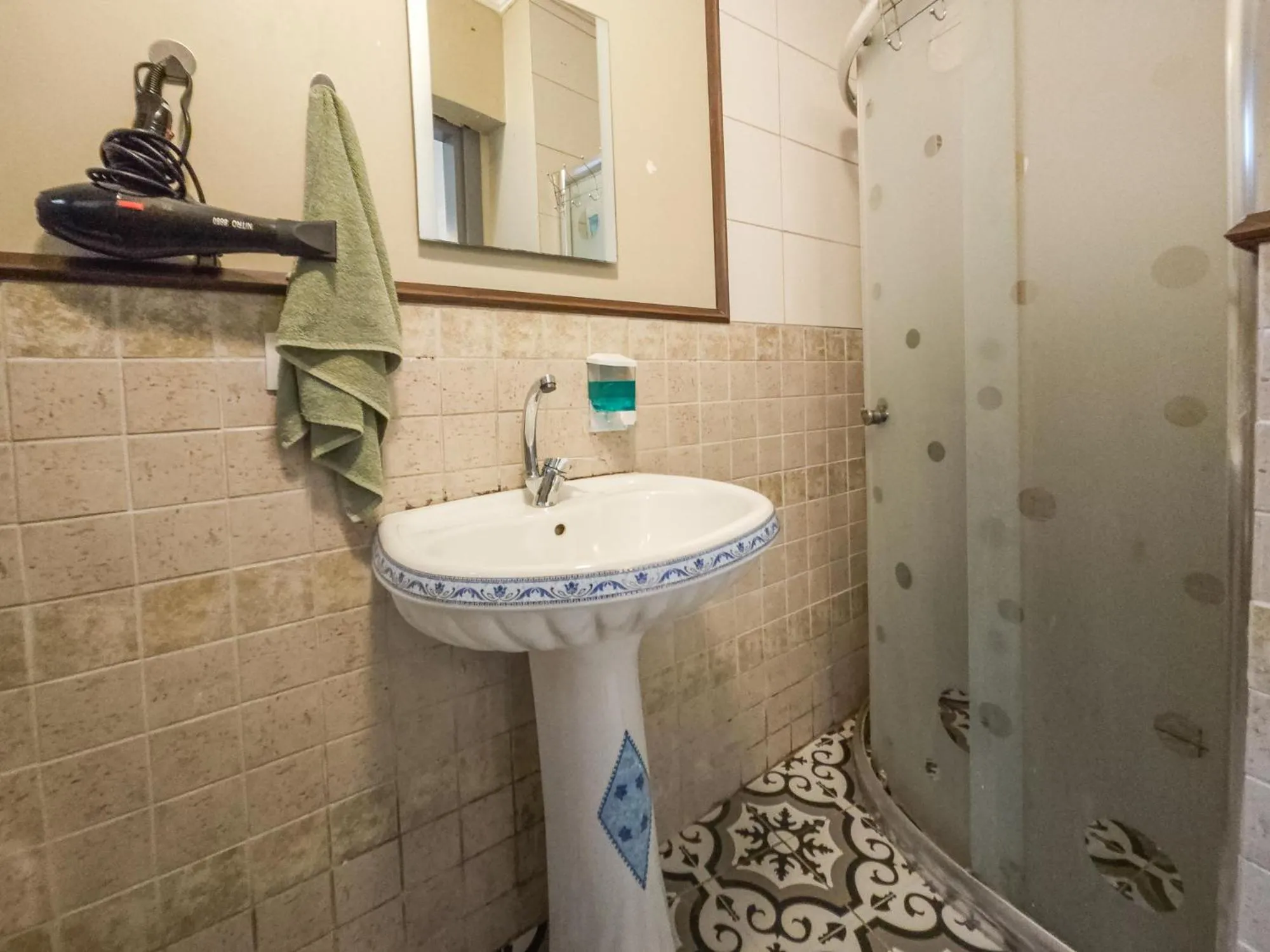 Shower in İznik Seyir Otel