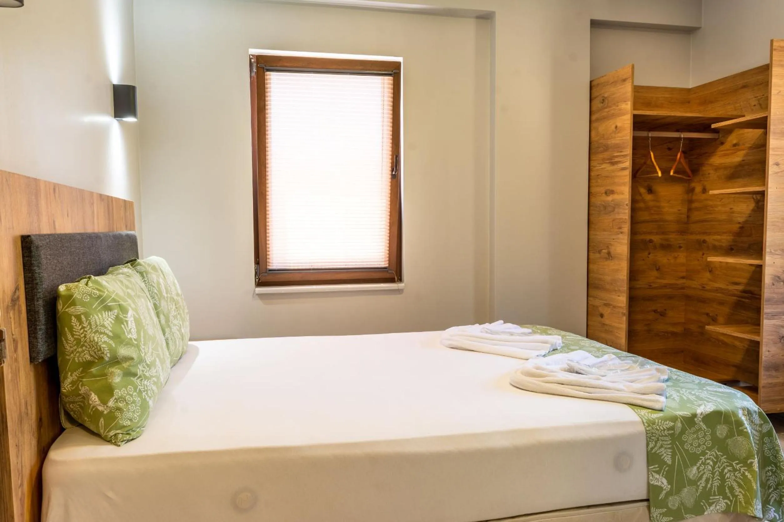 Bedroom, Bed in İznik Seyir Otel