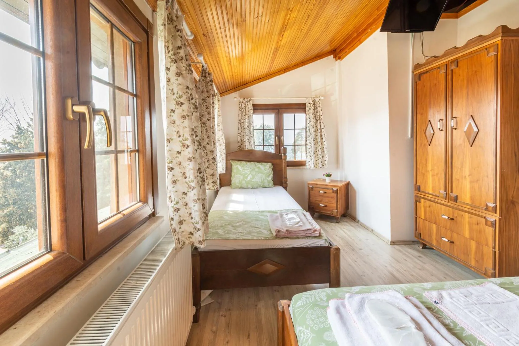 Bedroom, Bed in İznik Seyir Otel