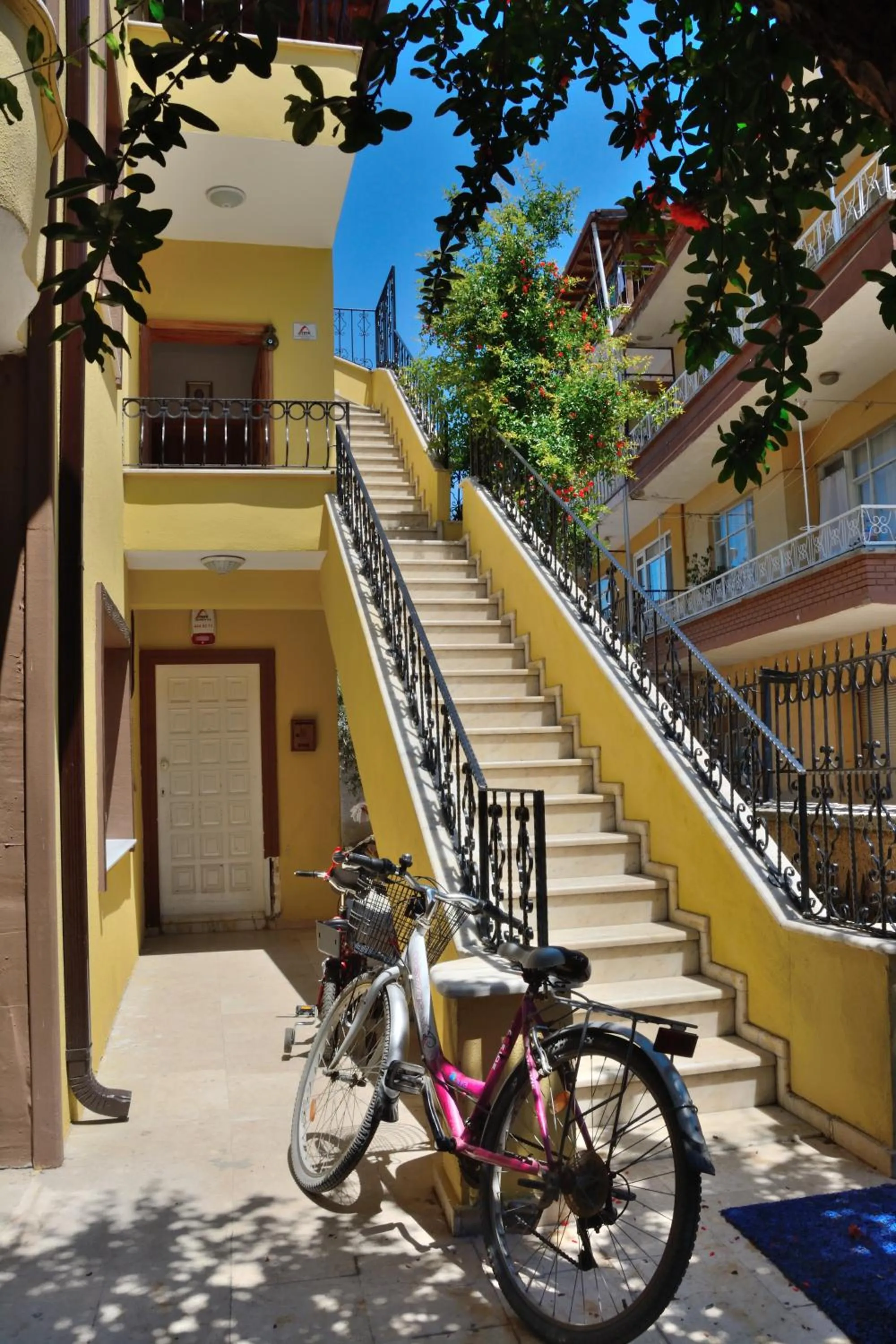 Lobby or reception in İznik Seyir Otel