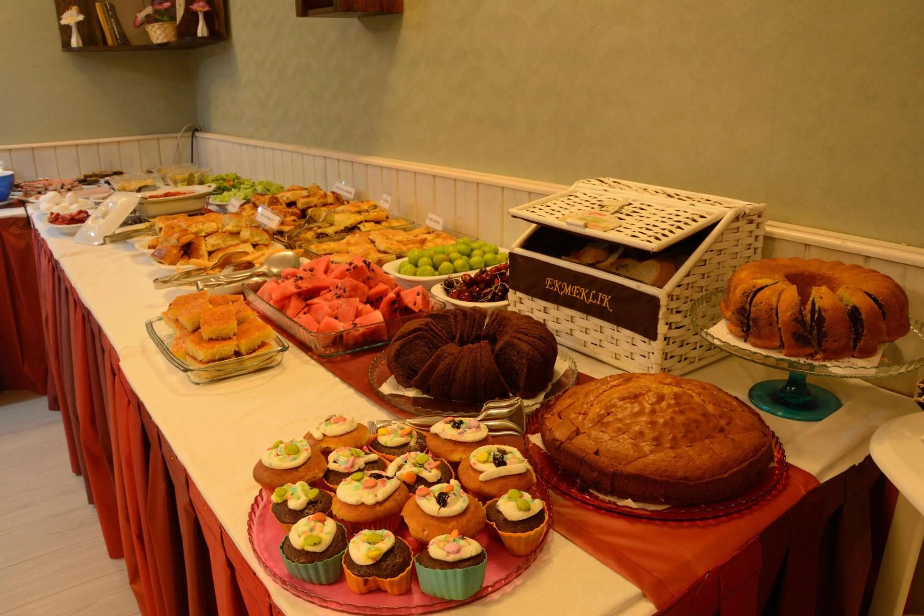 Buffet breakfast in İznik Seyir Otel
