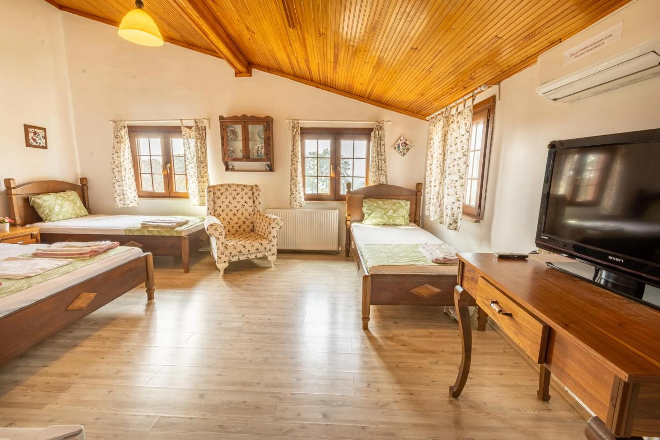 Bedroom, Bed in İznik Seyir Otel