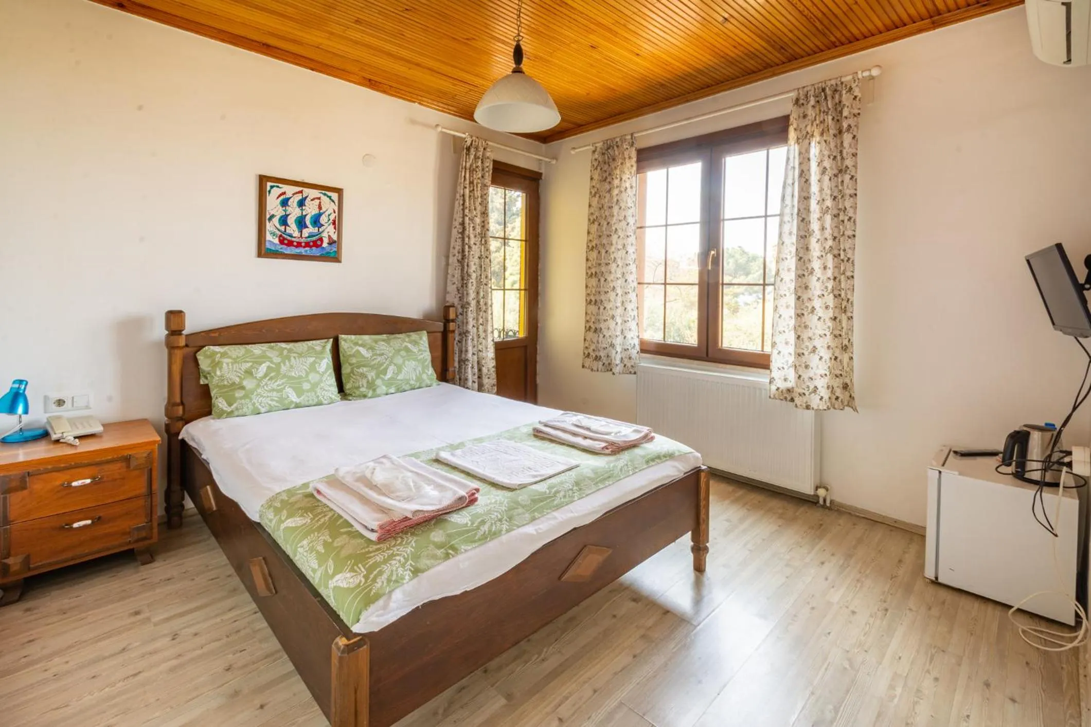 Bedroom, Bed in İznik Seyir Otel