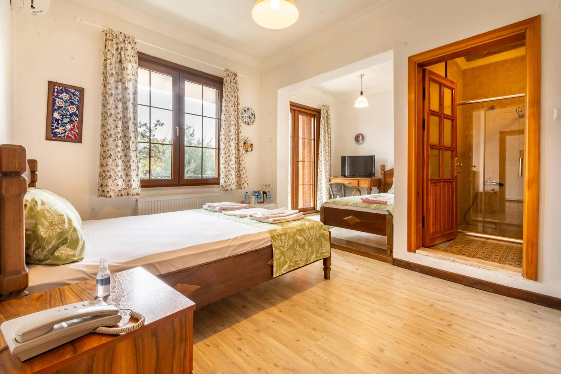 Bedroom, Bed in İznik Seyir Otel