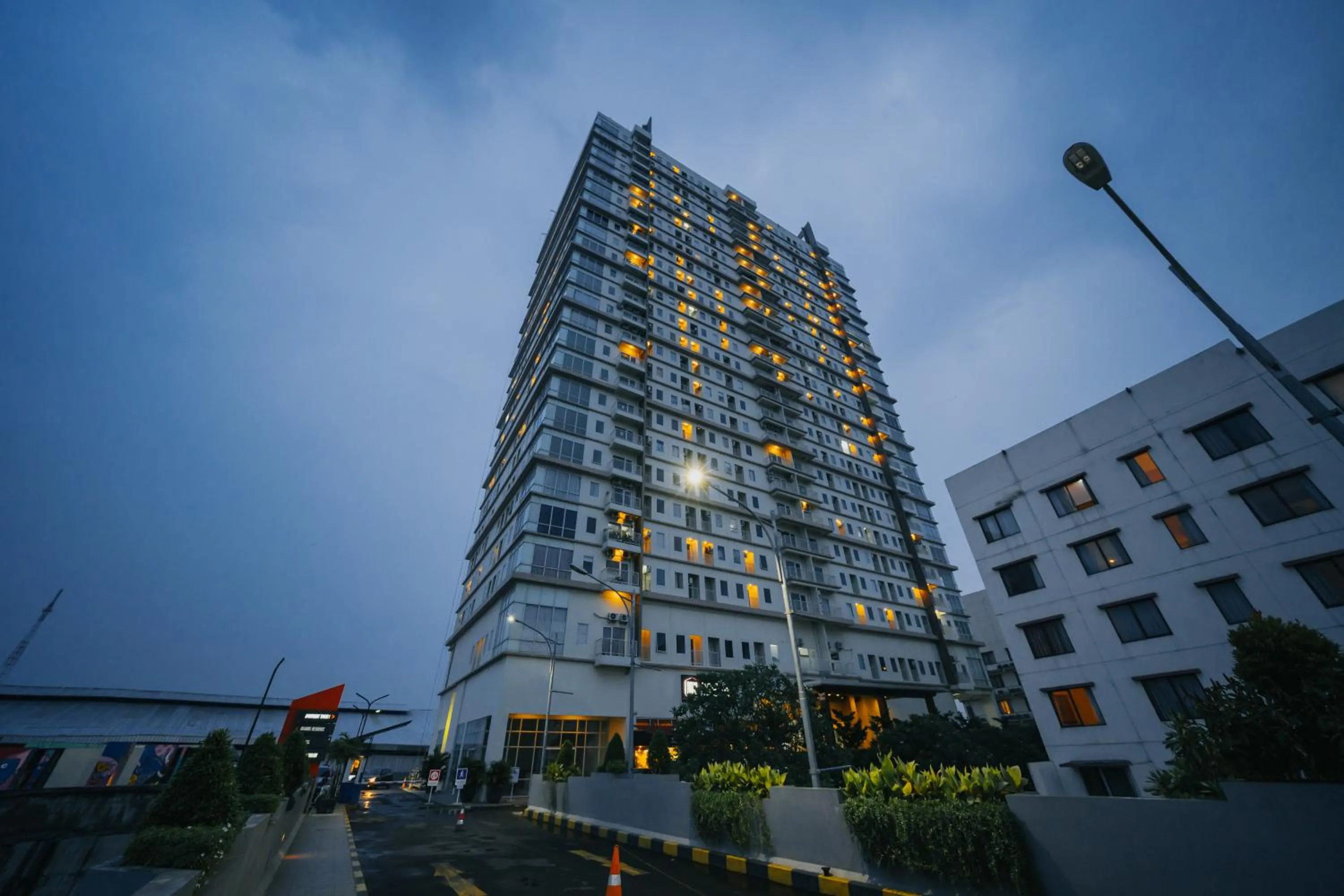 Property building in Tmansari Mahogany Apartement By Cozy