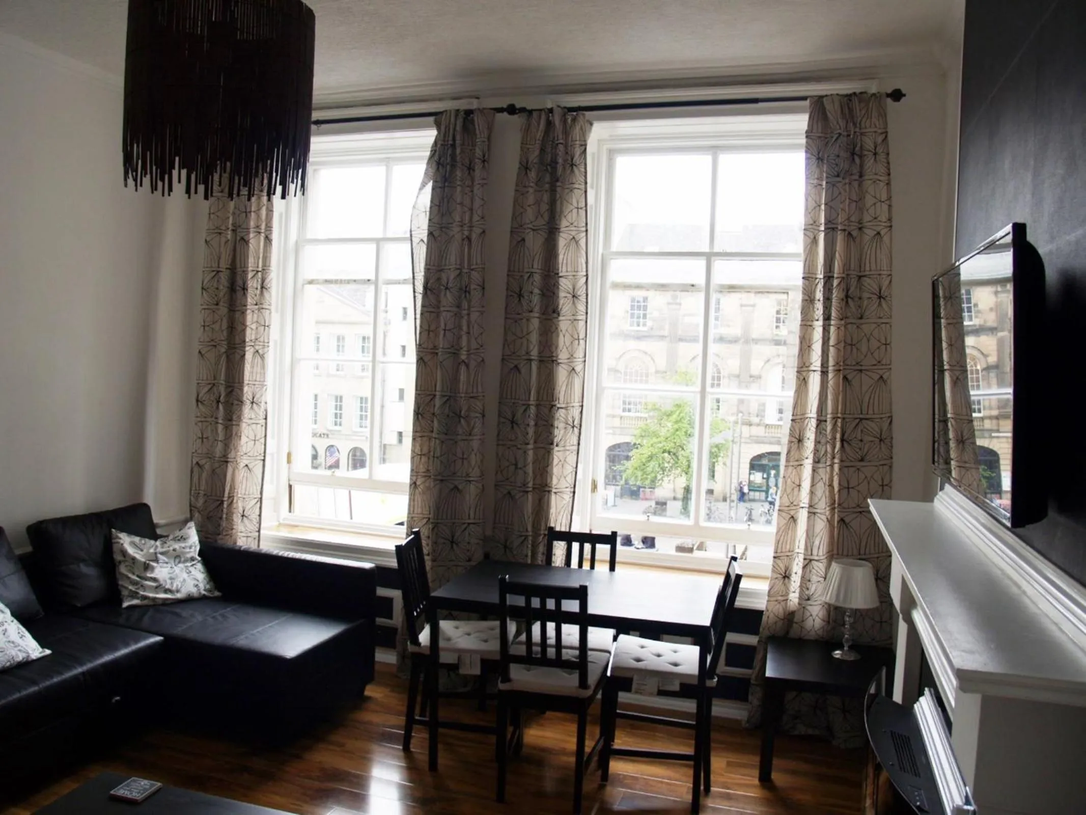 Living room in Niddry Street Apartments Edinburgh