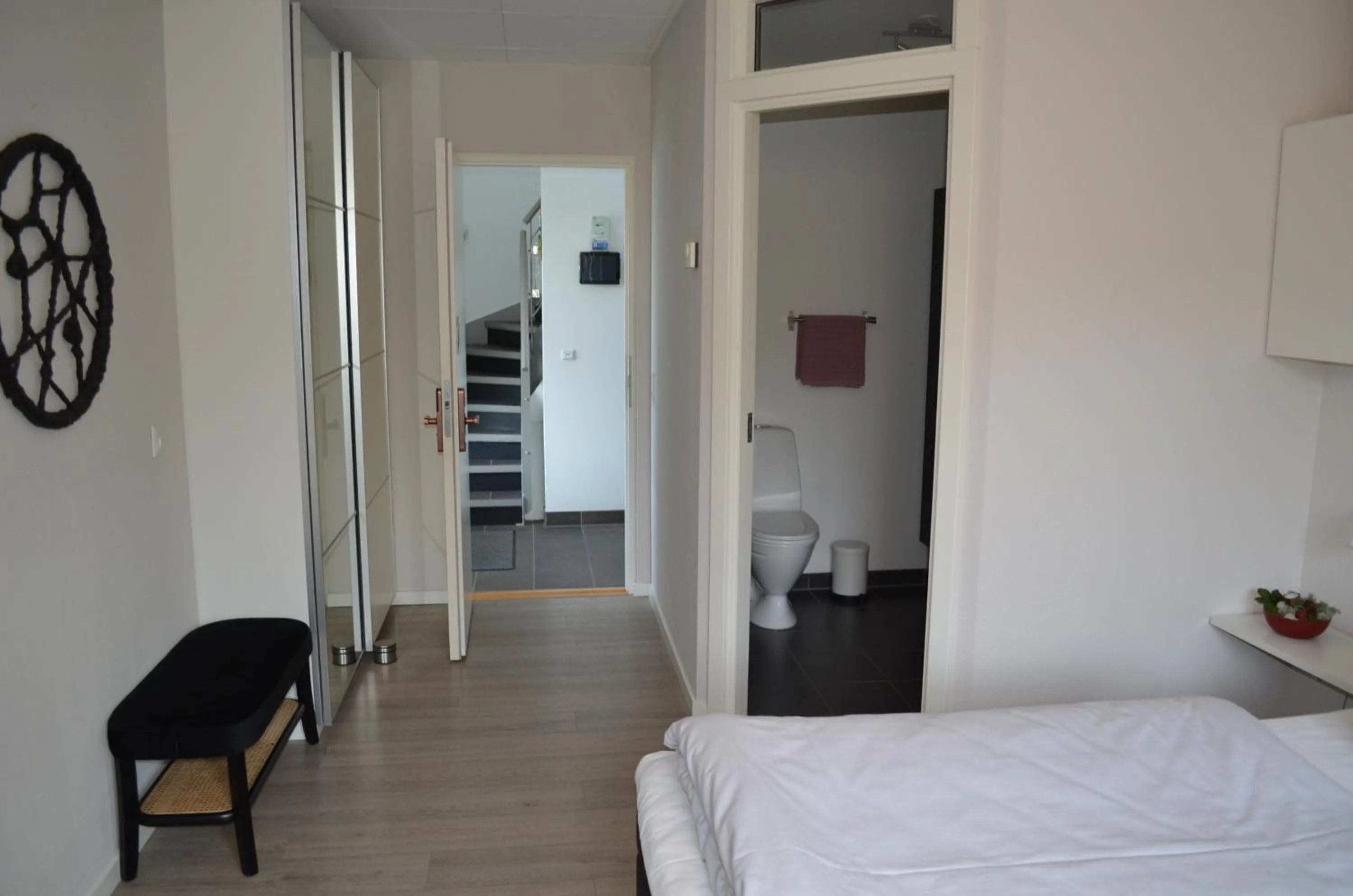 Photo of the whole room, Bed in Naturperlen