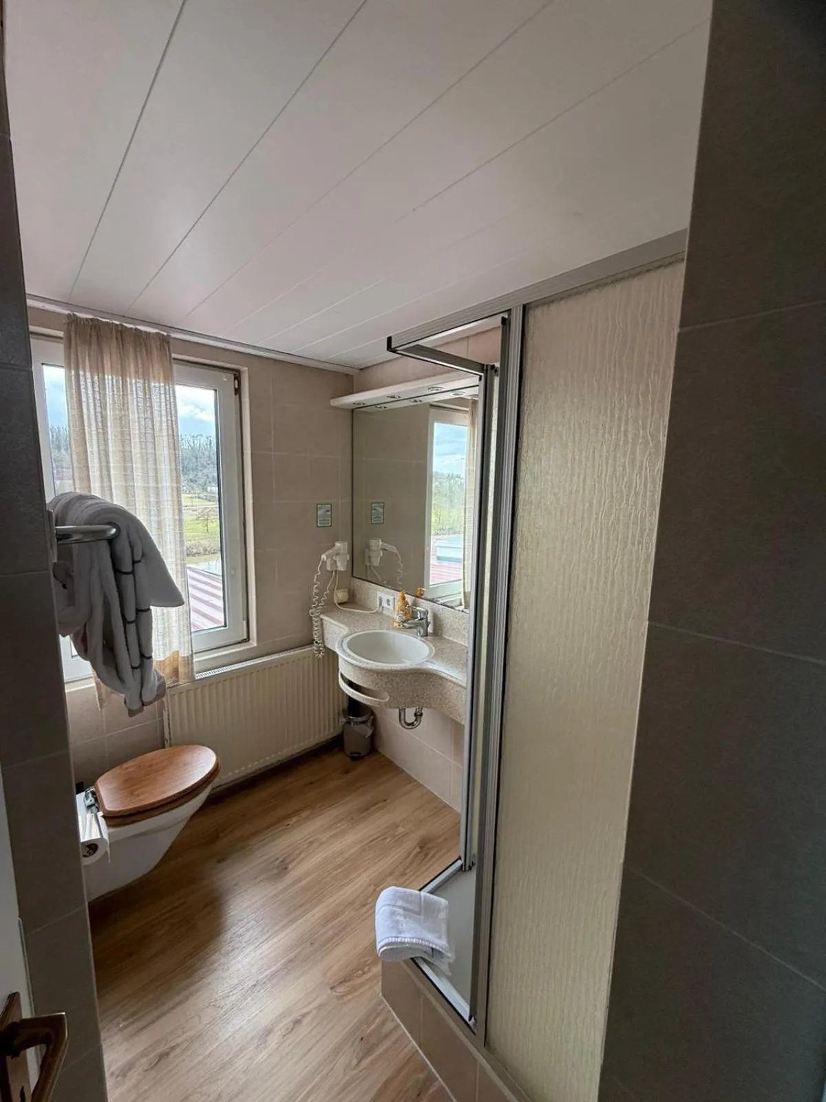 Hotel Schöne Aussicht renoviert