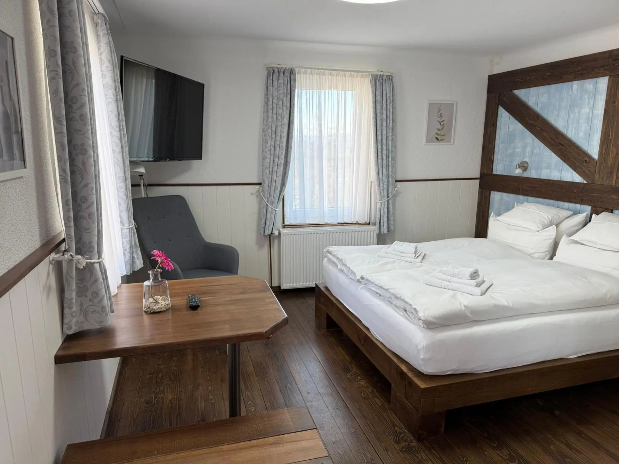 Bed in Hotel Schöne Aussicht