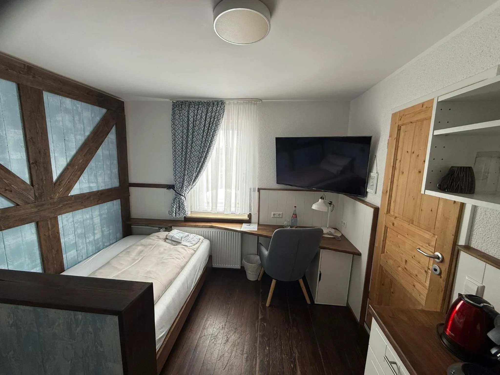 Bed in Hotel Schöne Aussicht renoviert