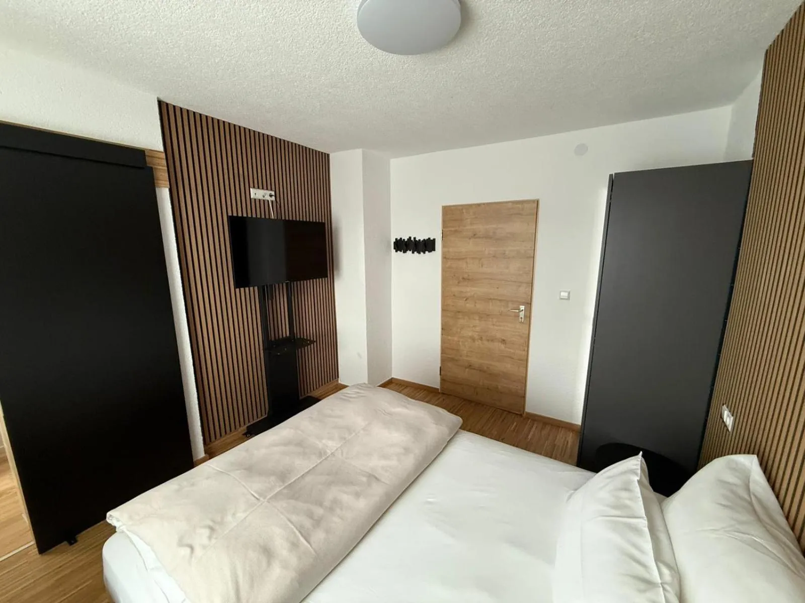 Bed in Hotel Schöne Aussicht renoviert