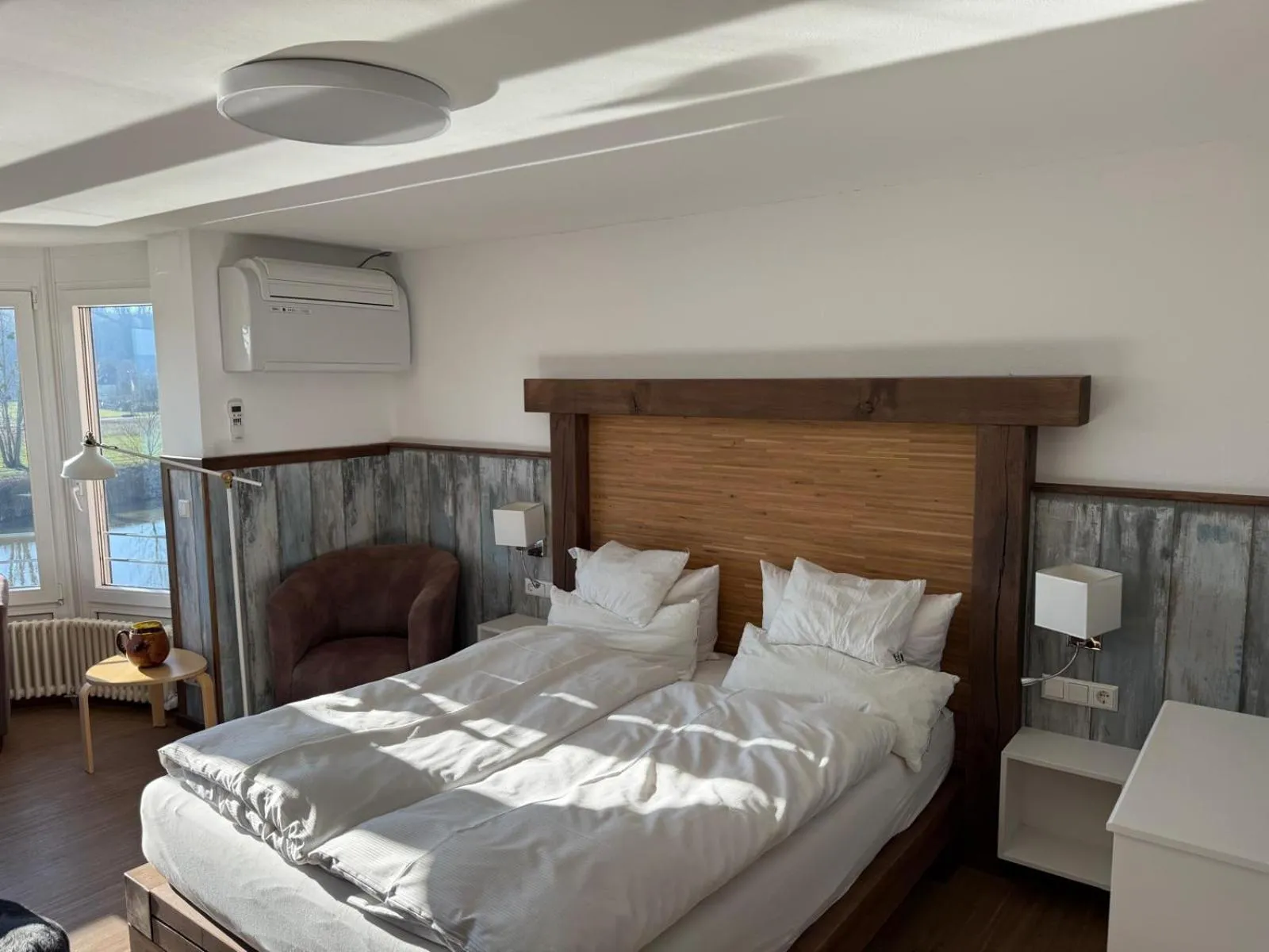 Bed in Hotel Schöne Aussicht