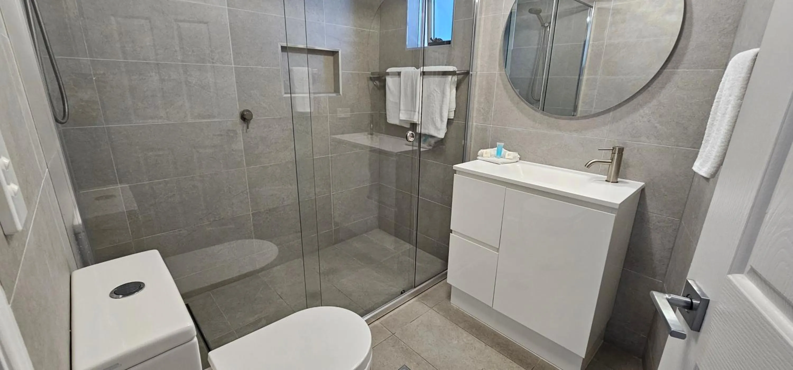 Bathroom in Broadbeach Holiday Apartments