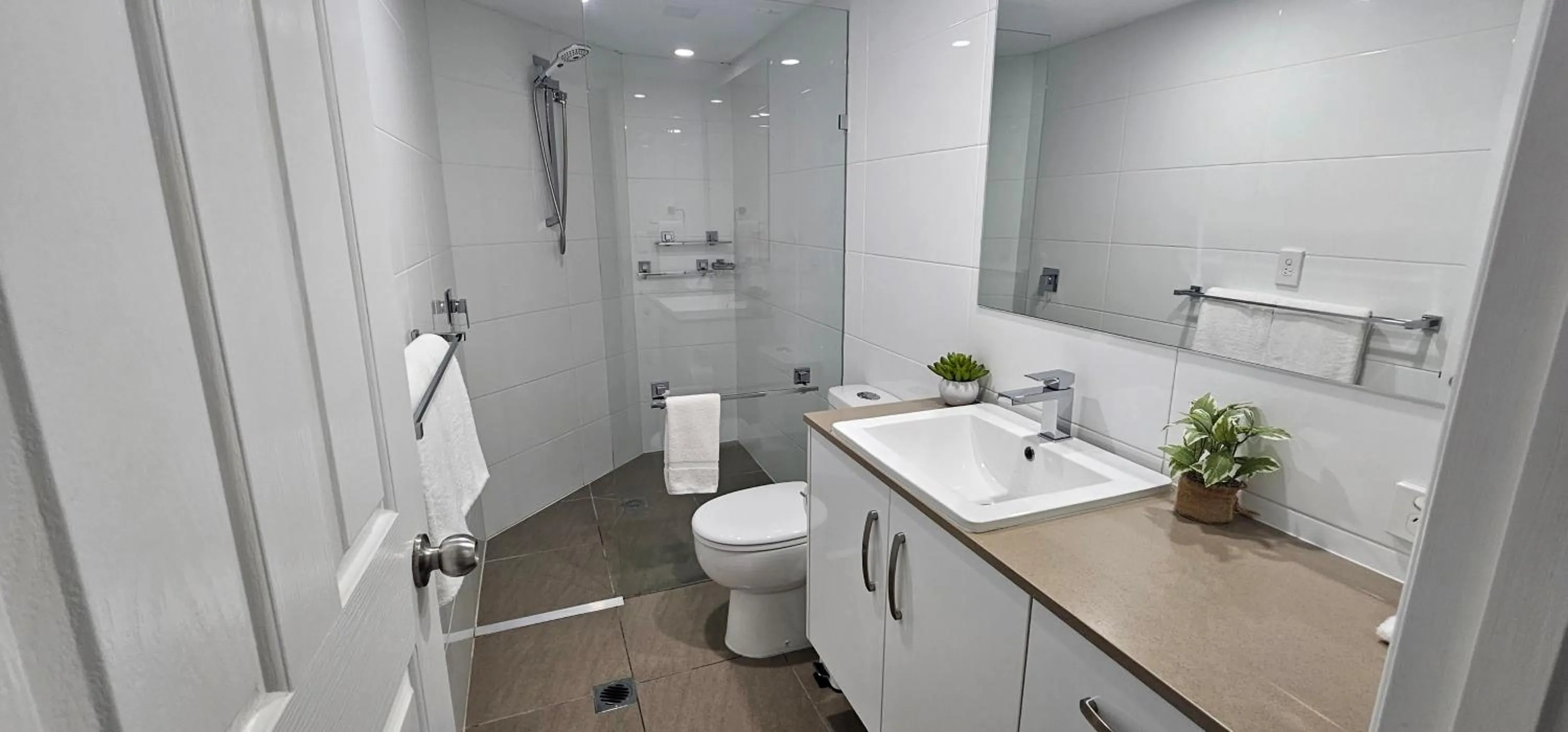 Bathroom in Broadbeach Holiday Apartments