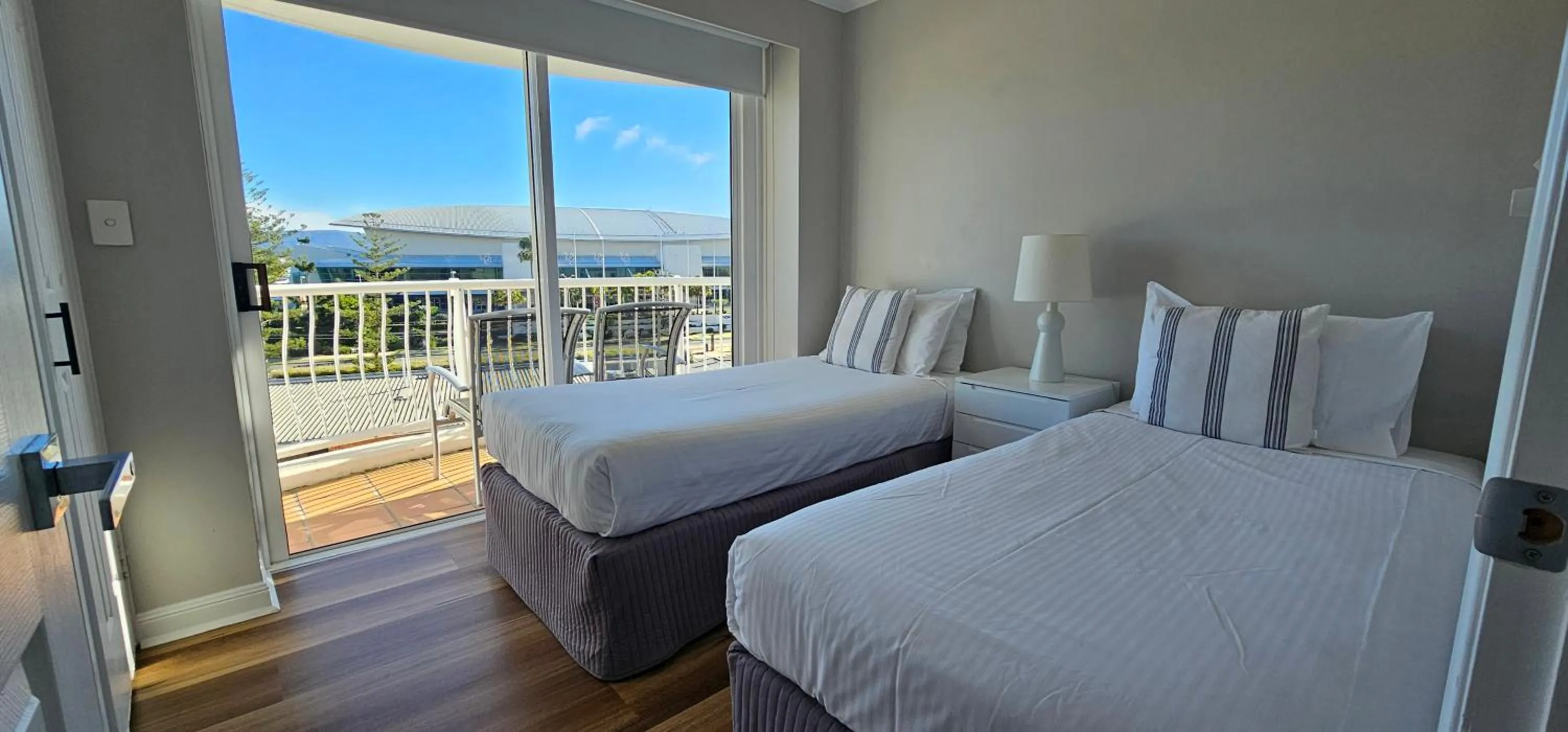 Bedroom, Bed in Broadbeach Holiday Apartments
