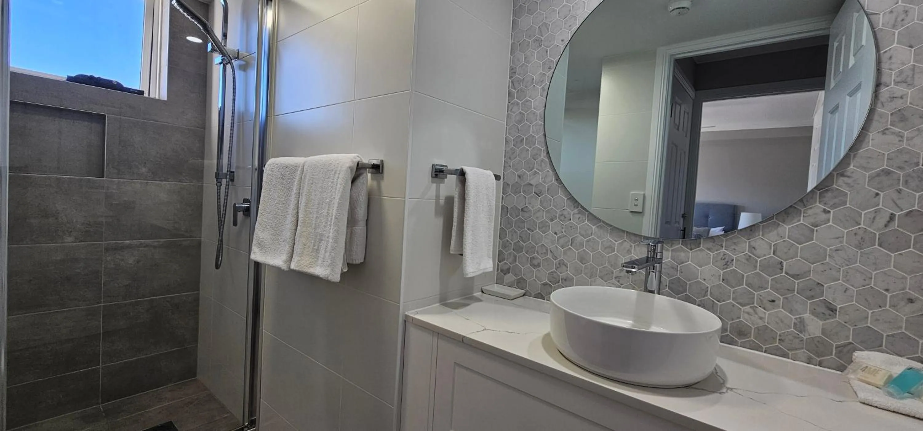 Bathroom in Broadbeach Holiday Apartments