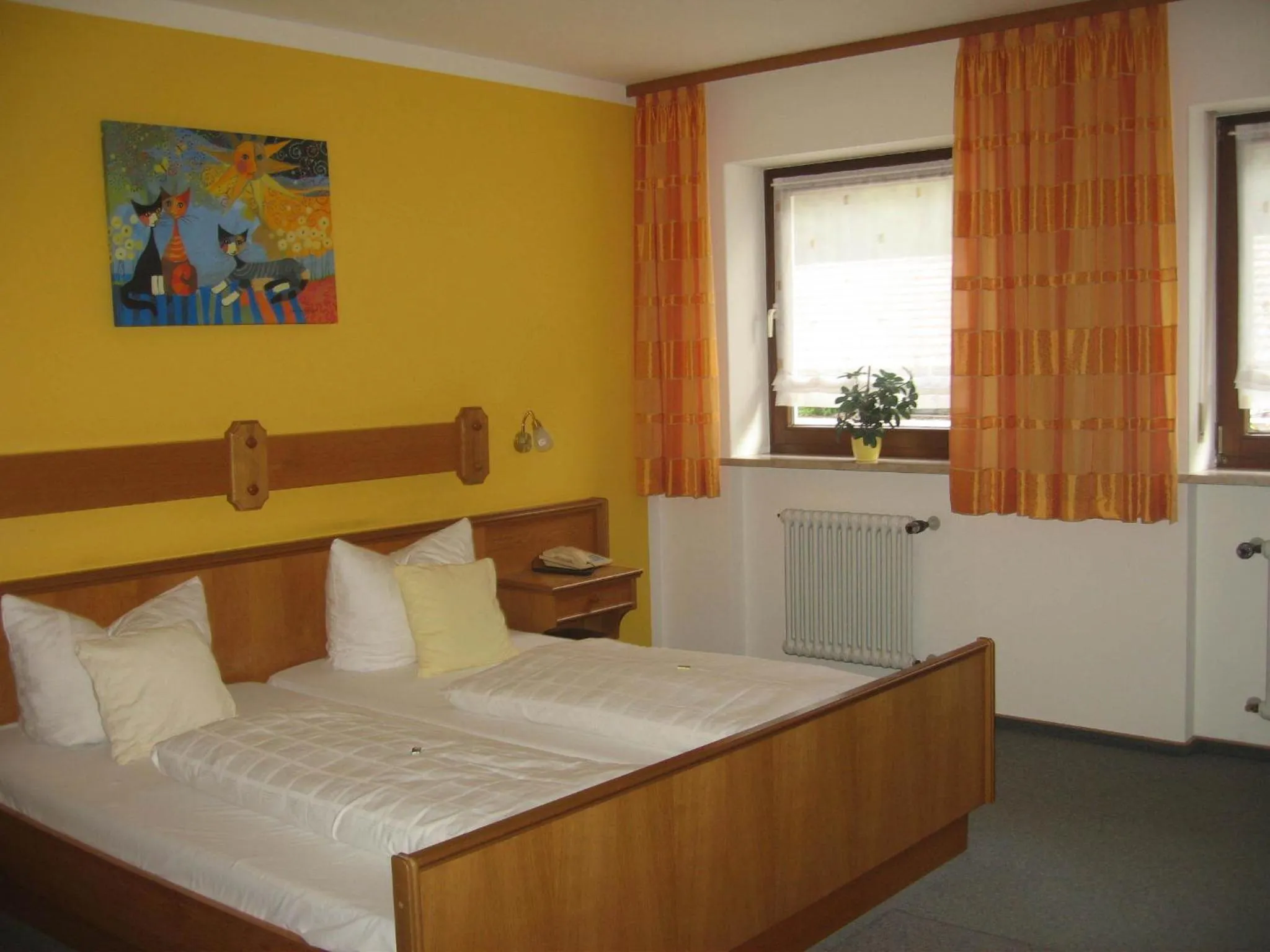 Photo of the whole room, Bed in Reischacher Hof