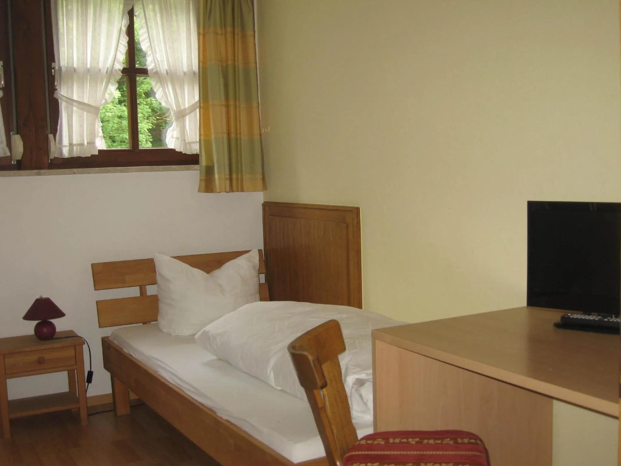 Photo of the whole room, Bed in Reischacher Hof