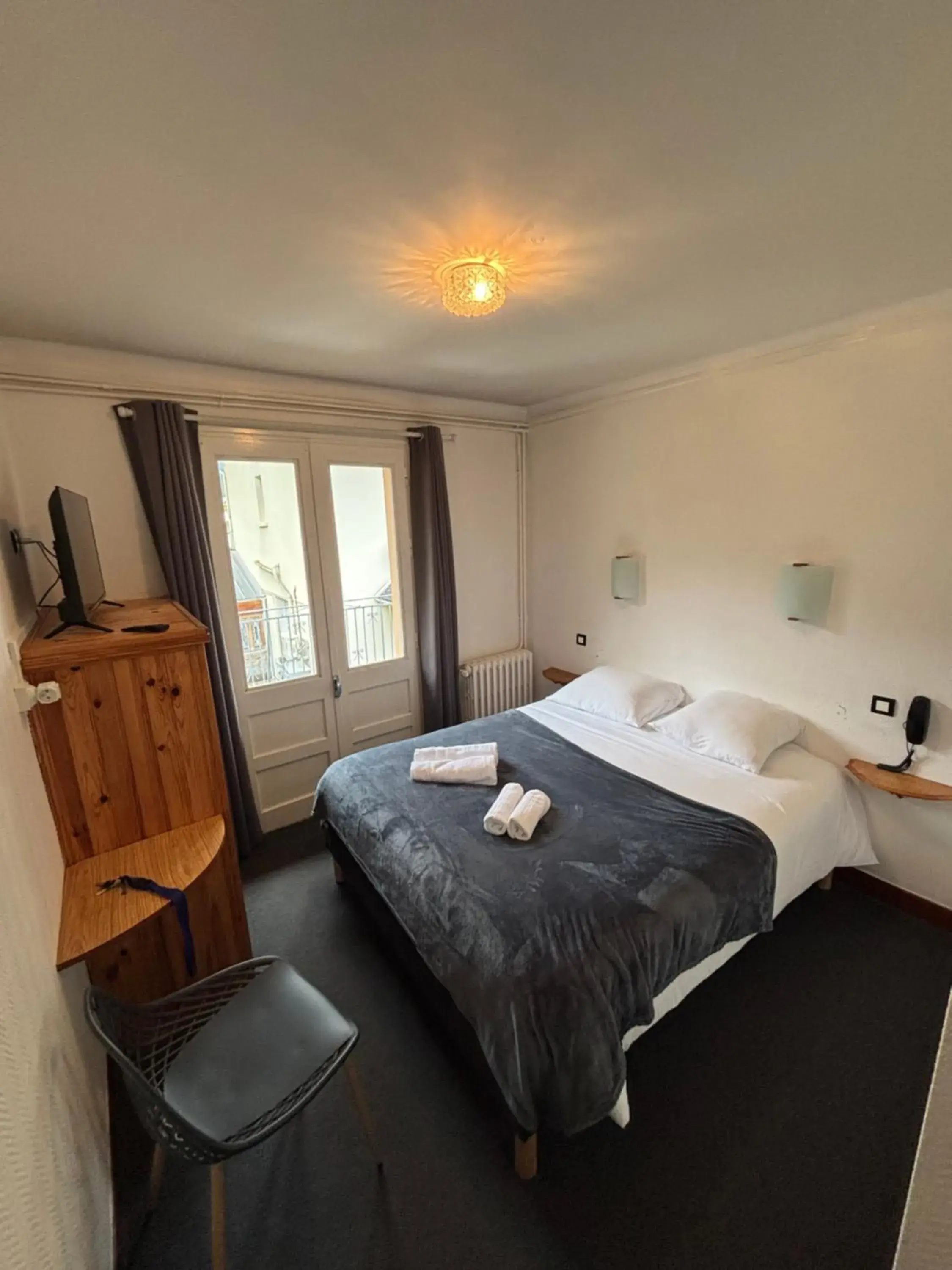 Double Room with Balcony in Hotel le Taillon Double Room with Balcony in Hotel le Taillon