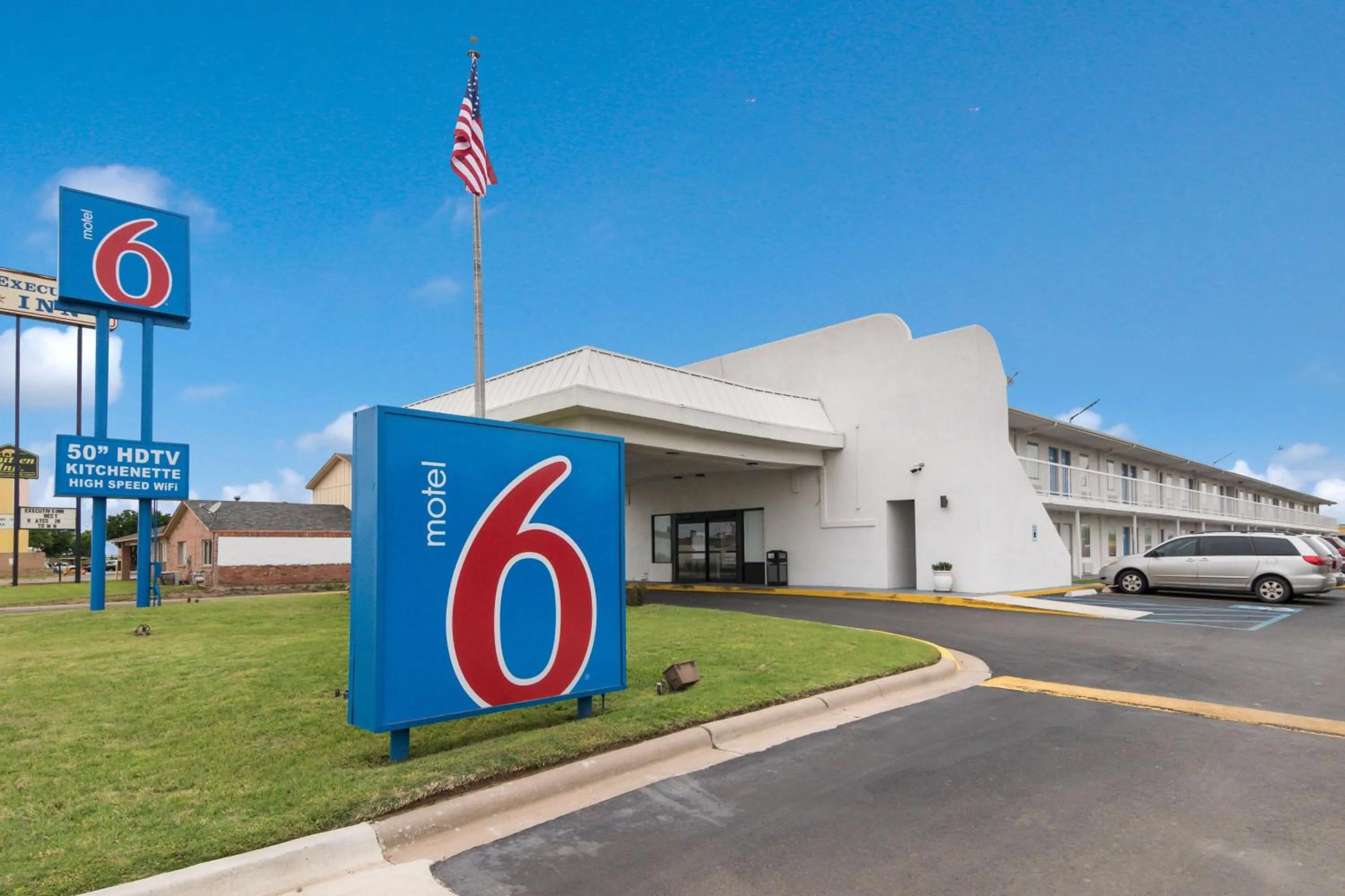 Property building in Motel 6 Abilene, TX - East