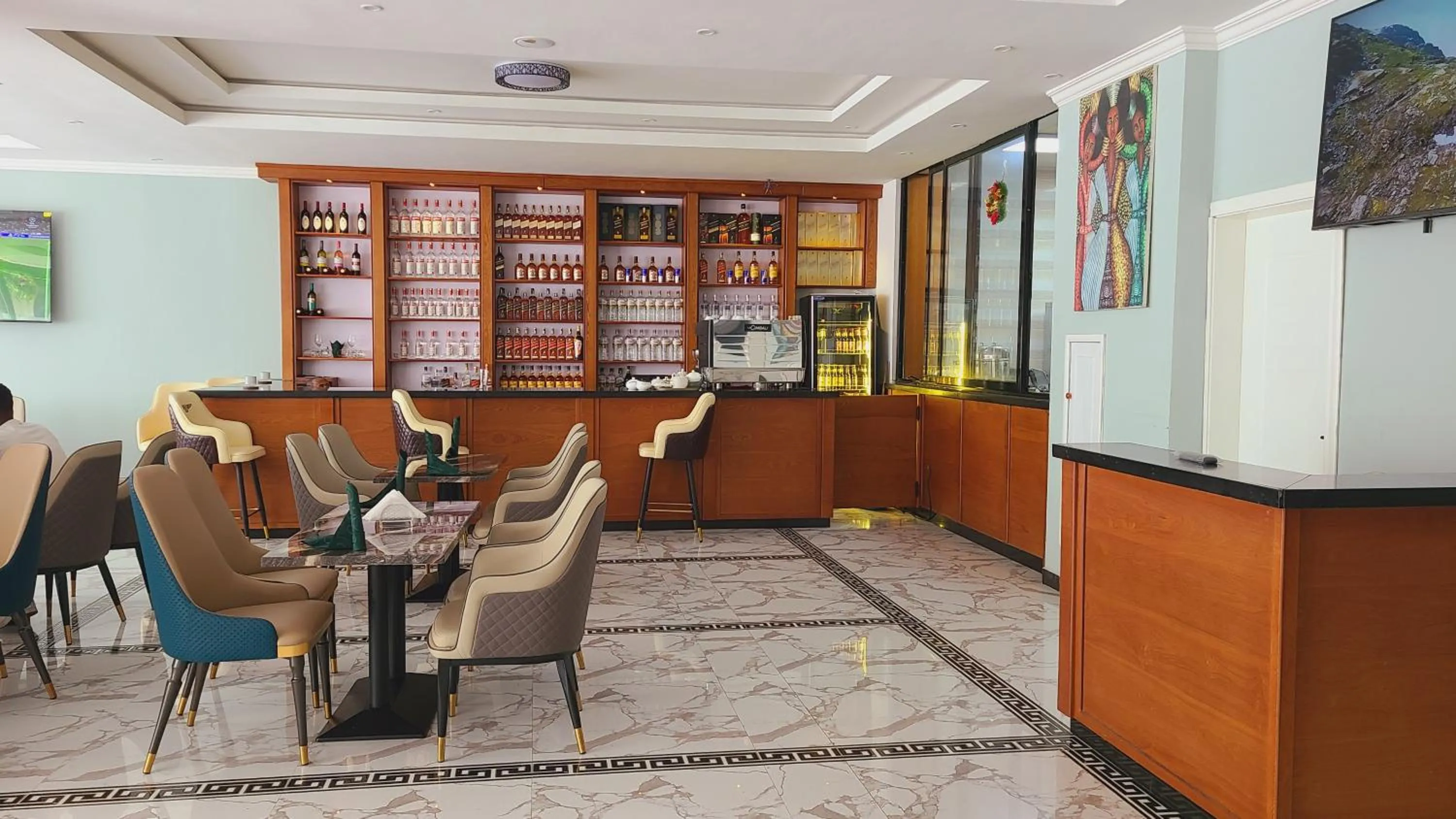 Communal lounge/ TV room in Nahusenay hotel