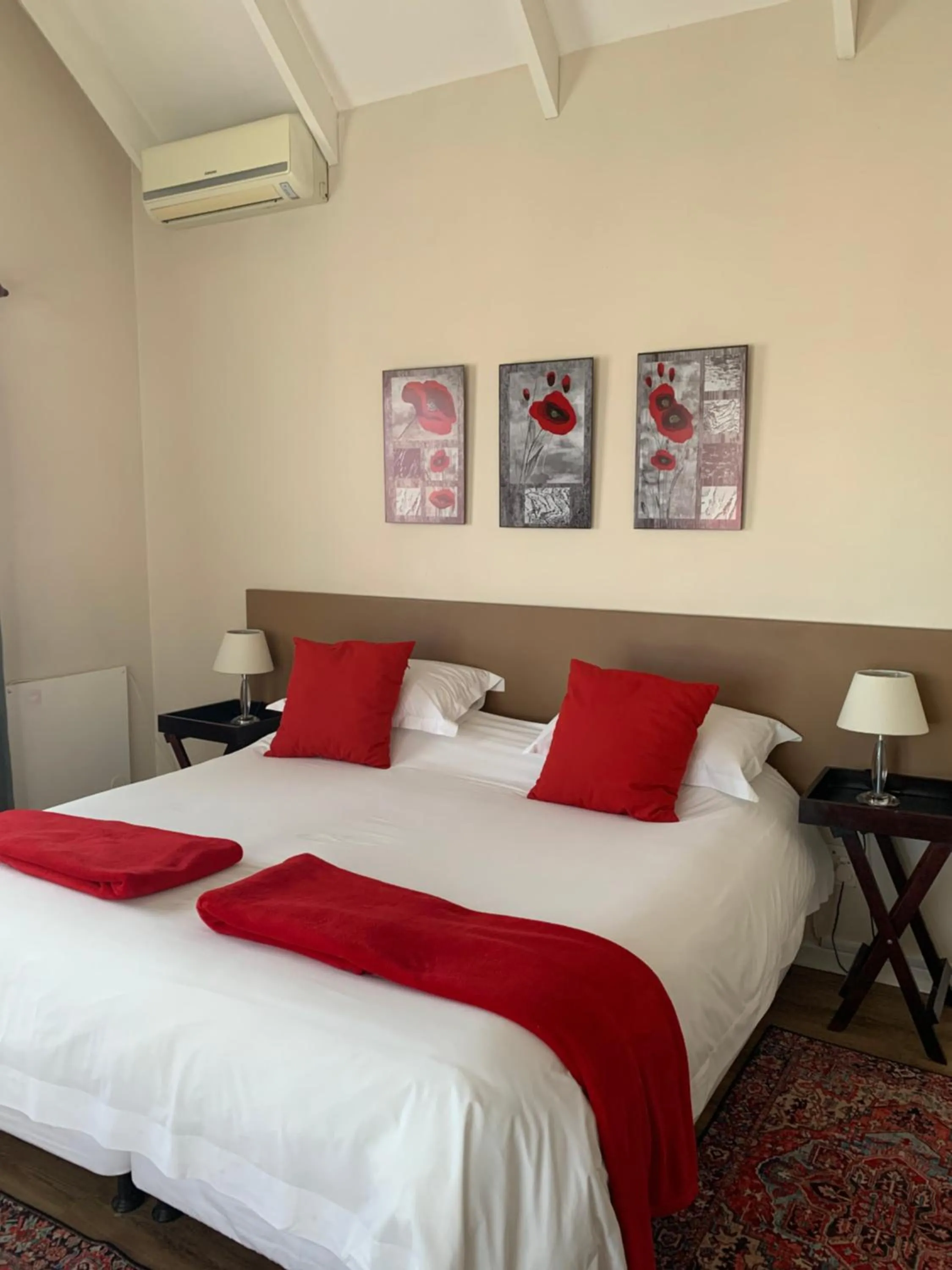 Bedroom, Bed in Millard Crescent Guest House