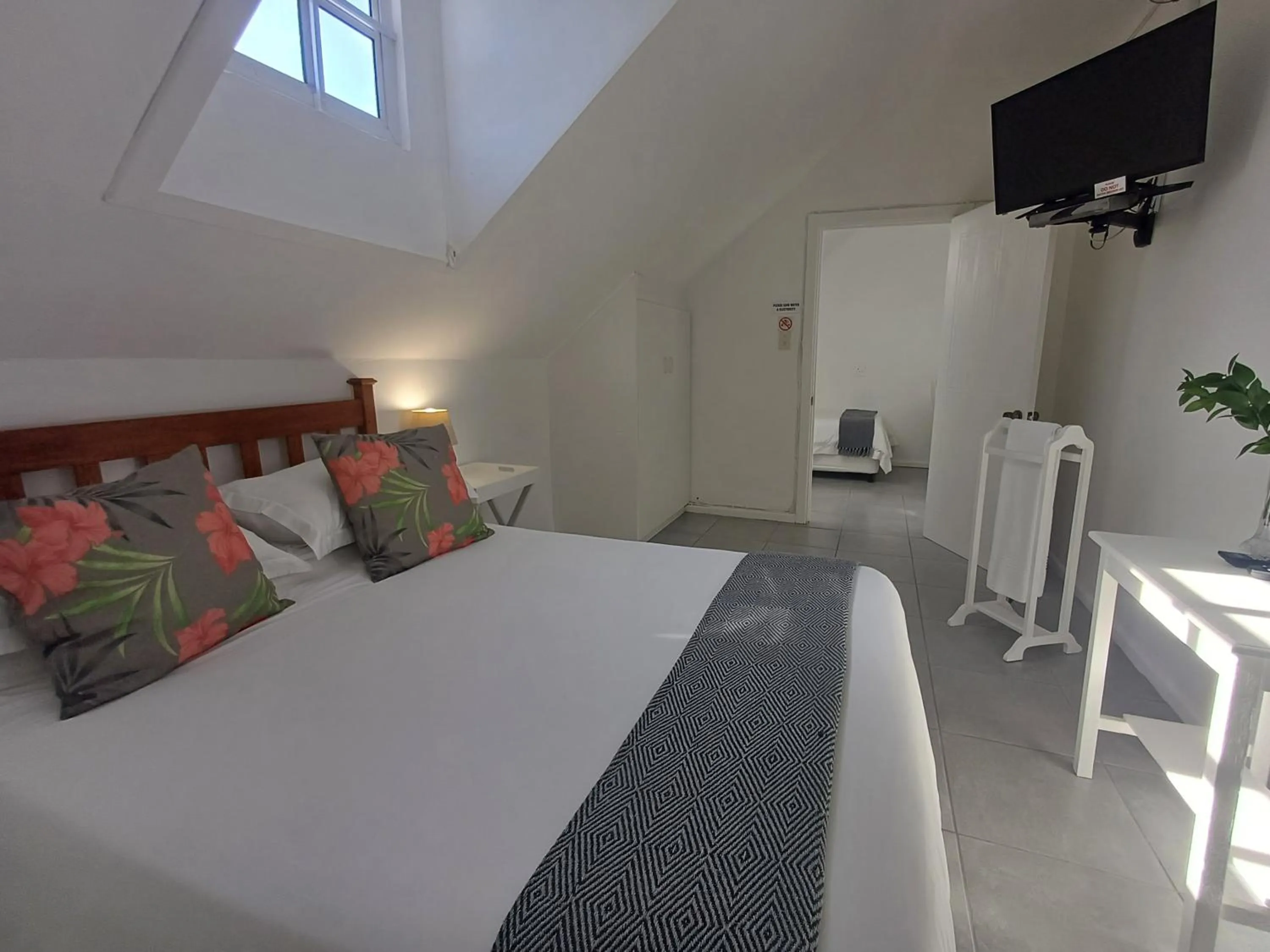 Bedroom, Bed in Millard Crescent Guest House