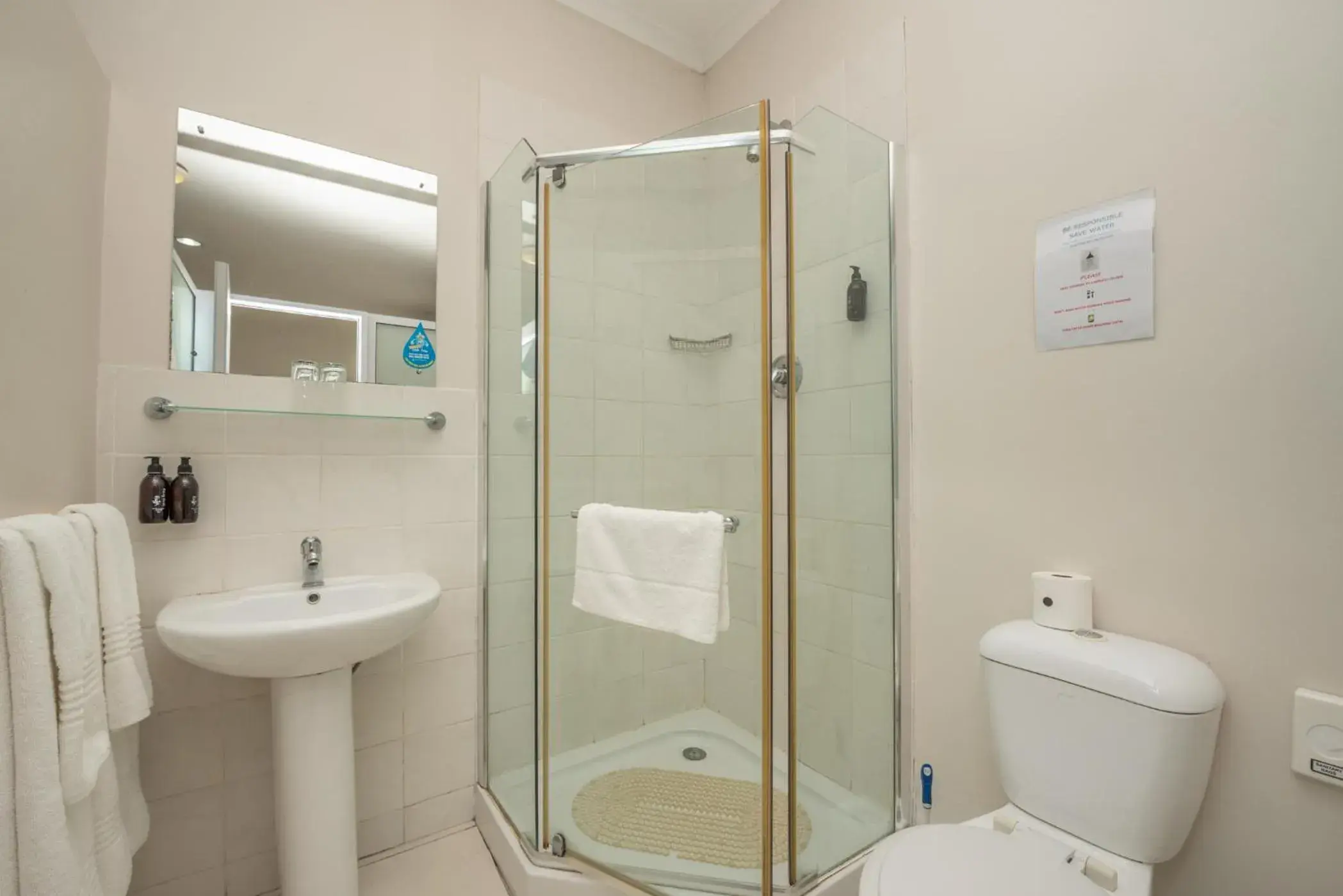 Double Room 3 - single occupancy in Millard Crescent Guest House Double Room 3 - single occupancy in Millard Crescent Guest House