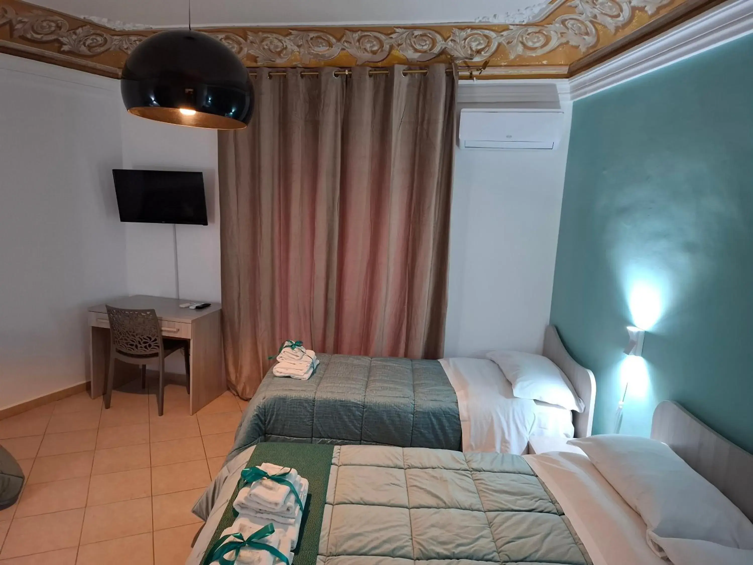 Family Room with Balcony - single occupancy in B&B Al Dammuso Family Room with Balcony - single occupancy in B&B Al Dammuso