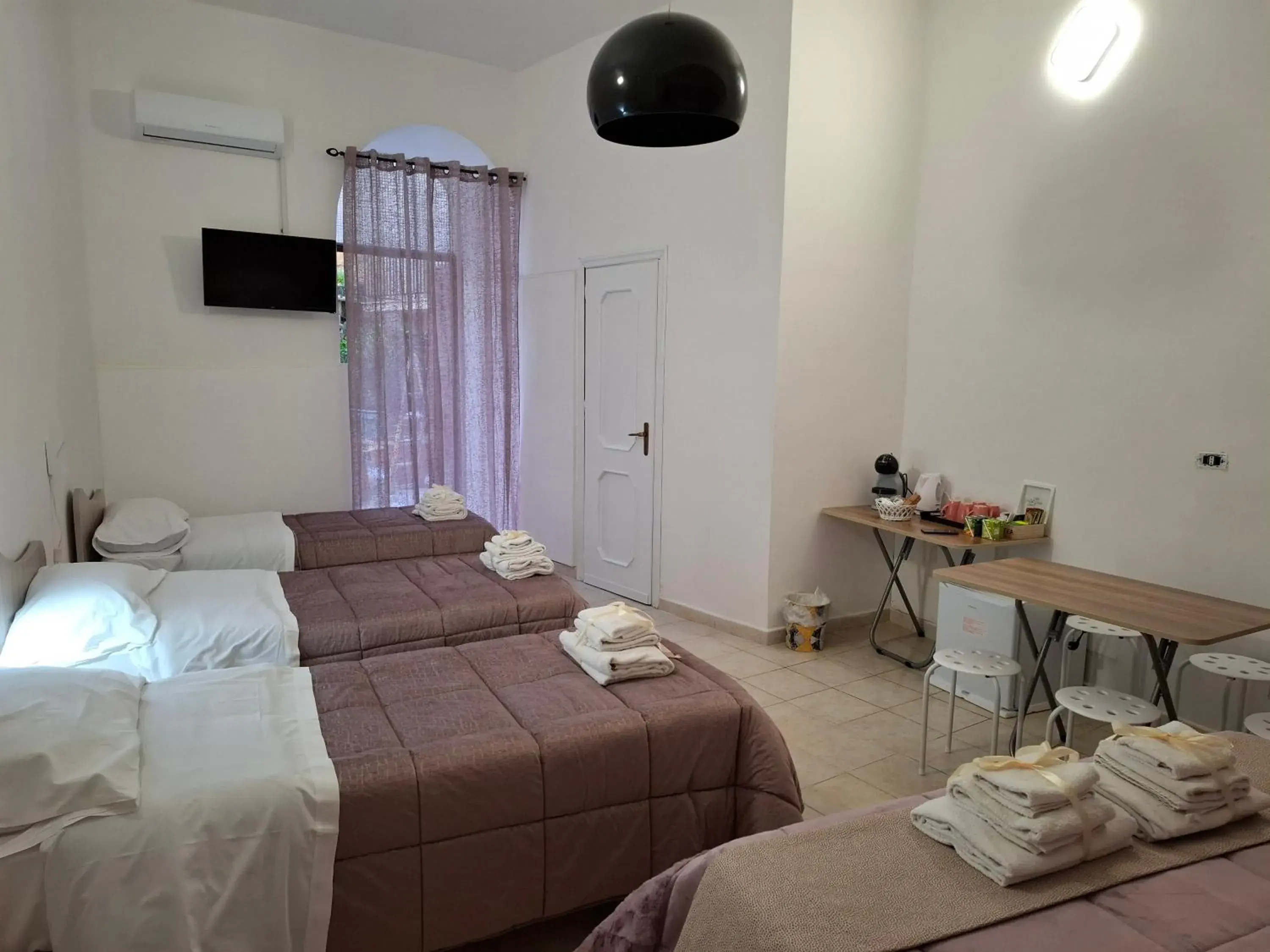 Family Room with Private Bathroom - single occupancy in B&B Al Dammuso Family Room with Private Bathroom - single occupancy in B&B Al Dammuso